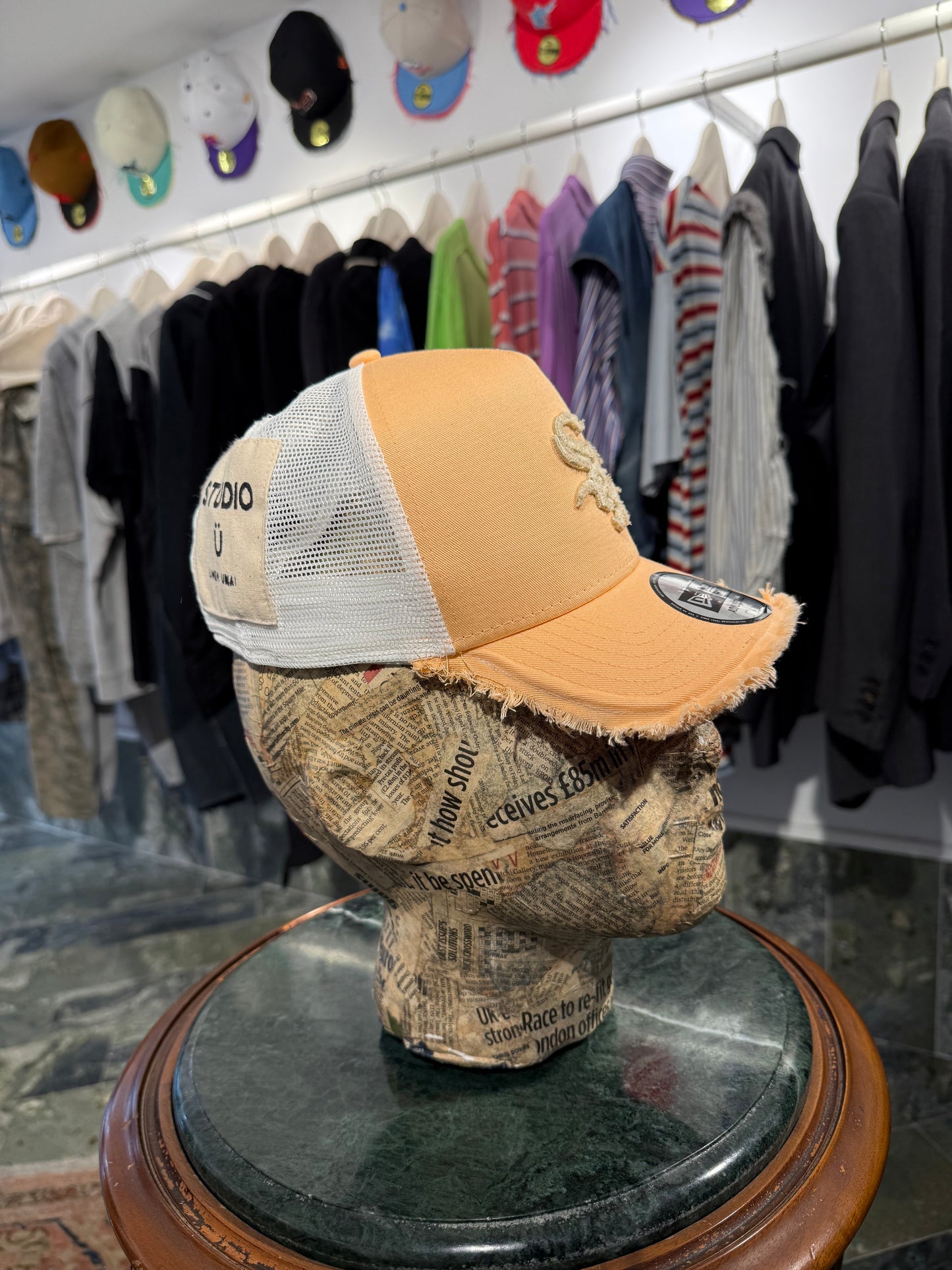 ARTISANAL CURVED BRIM CAP (Adjustable)