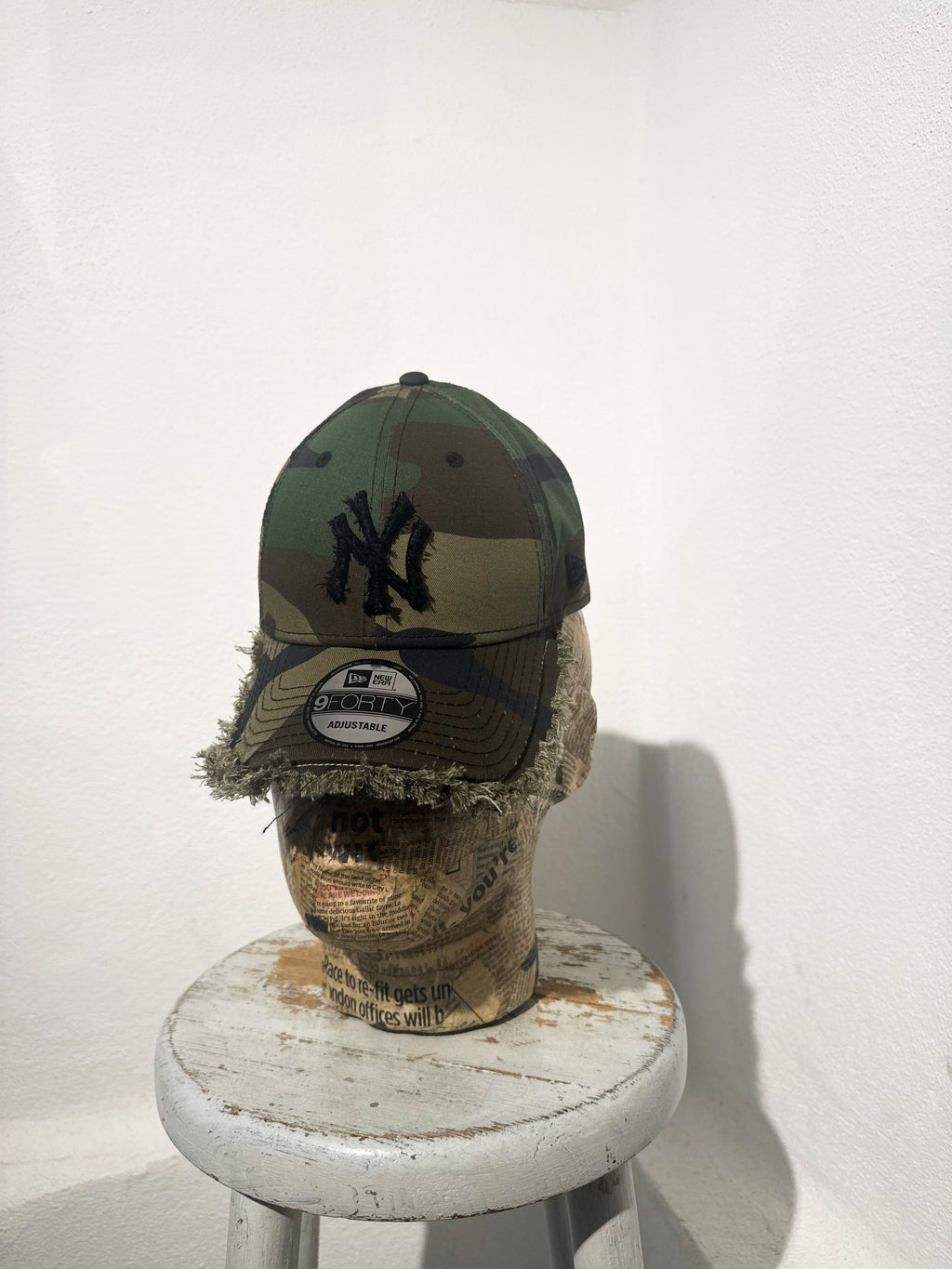 ARTISANAL CURVED BRIM CAP (Adjustable)