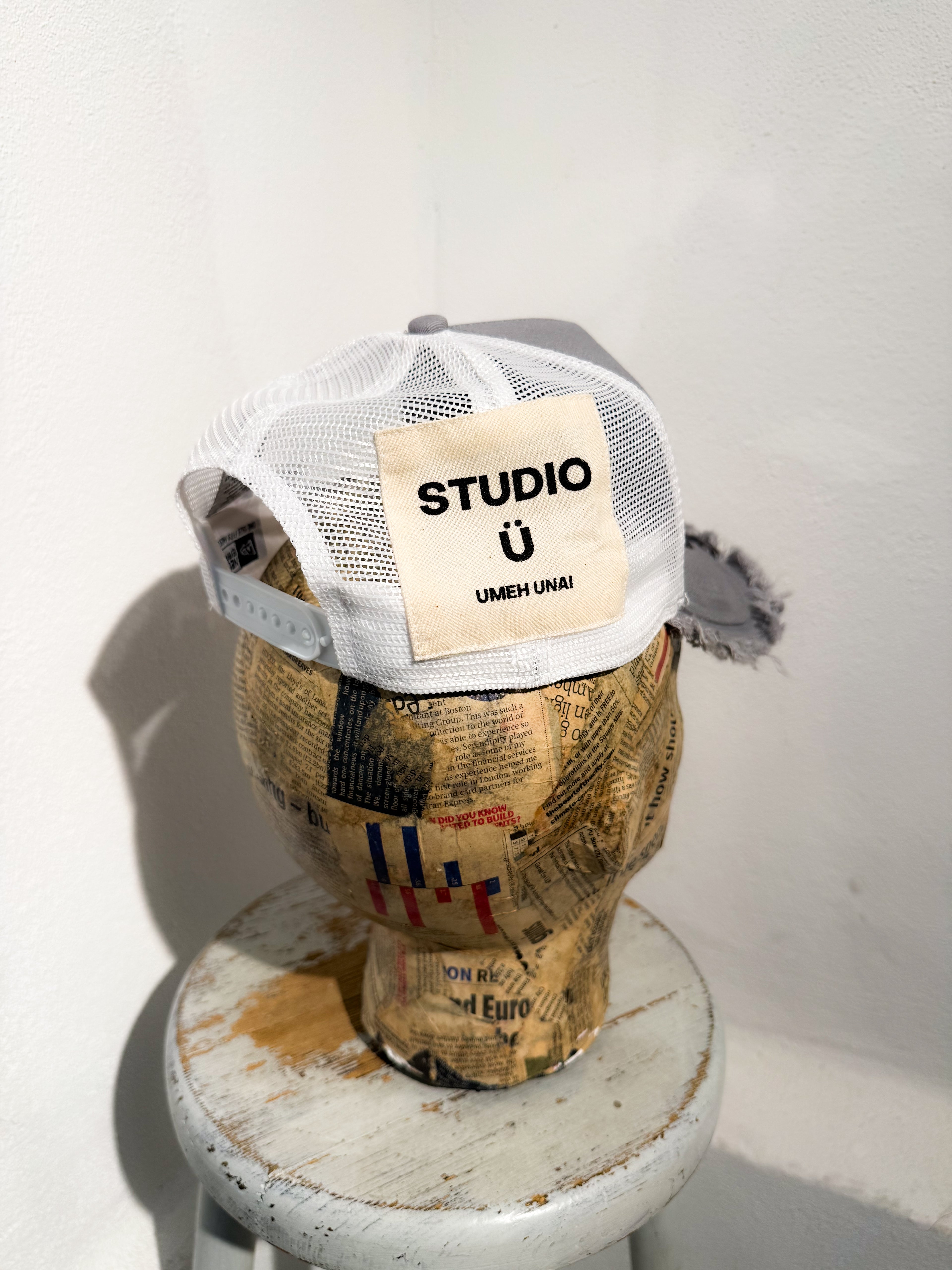 ARTISANAL CURVED BRIM CAP (Adjustable)