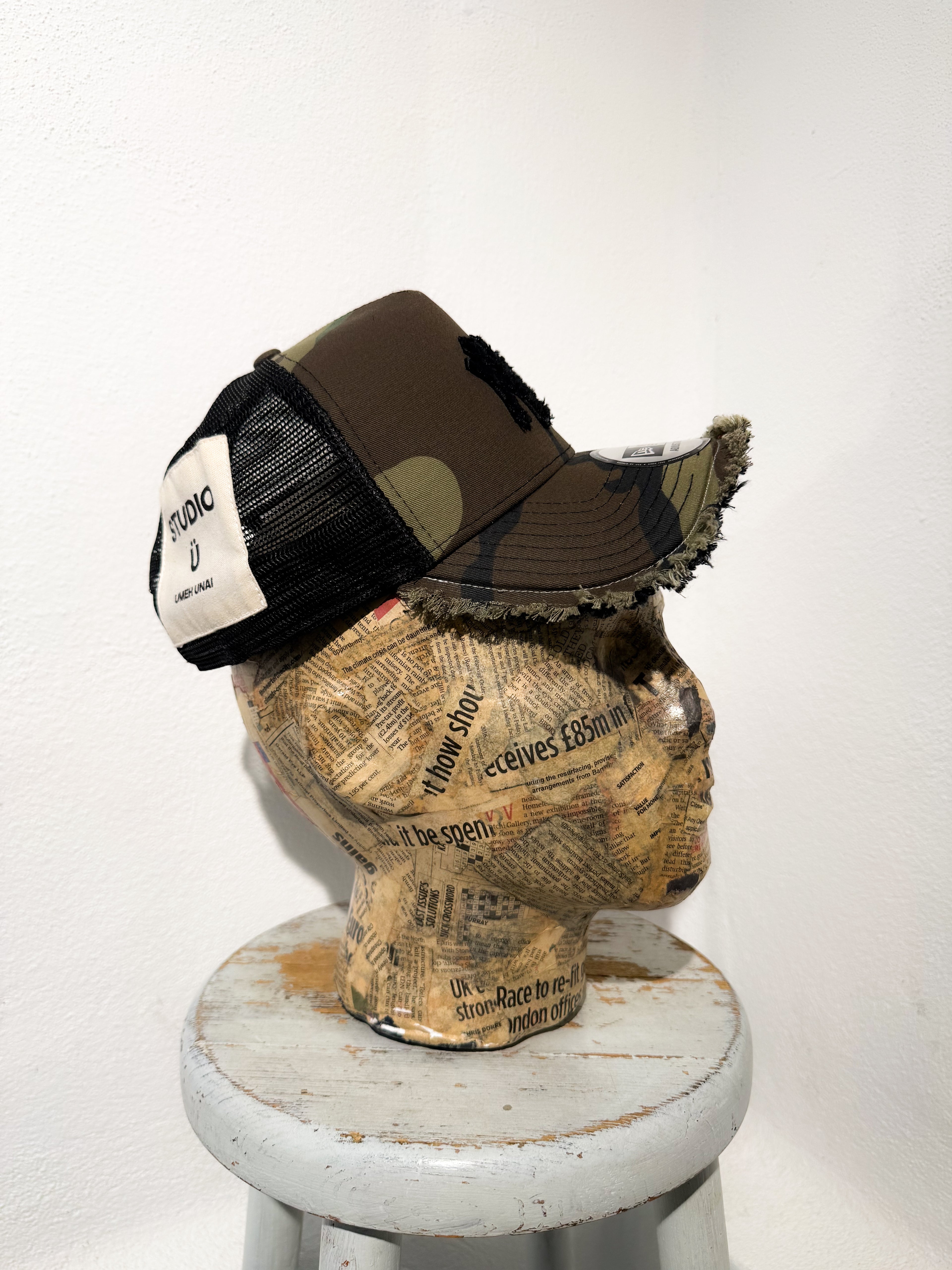 ARTISANAL CURVED BRIM CAP (Adjustable)
