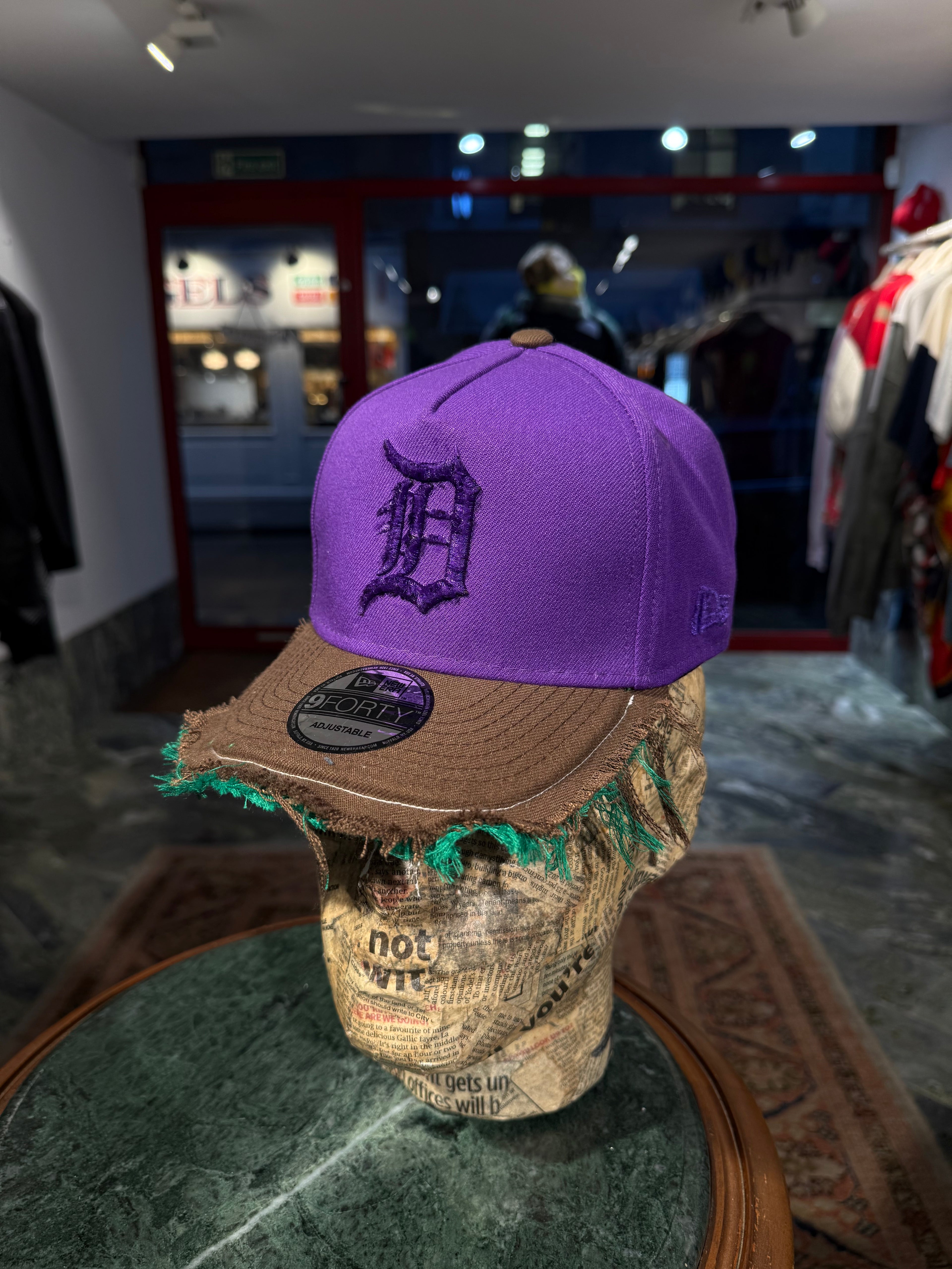 ARTISANAL CURVED BRIM CAP (Adjustable)