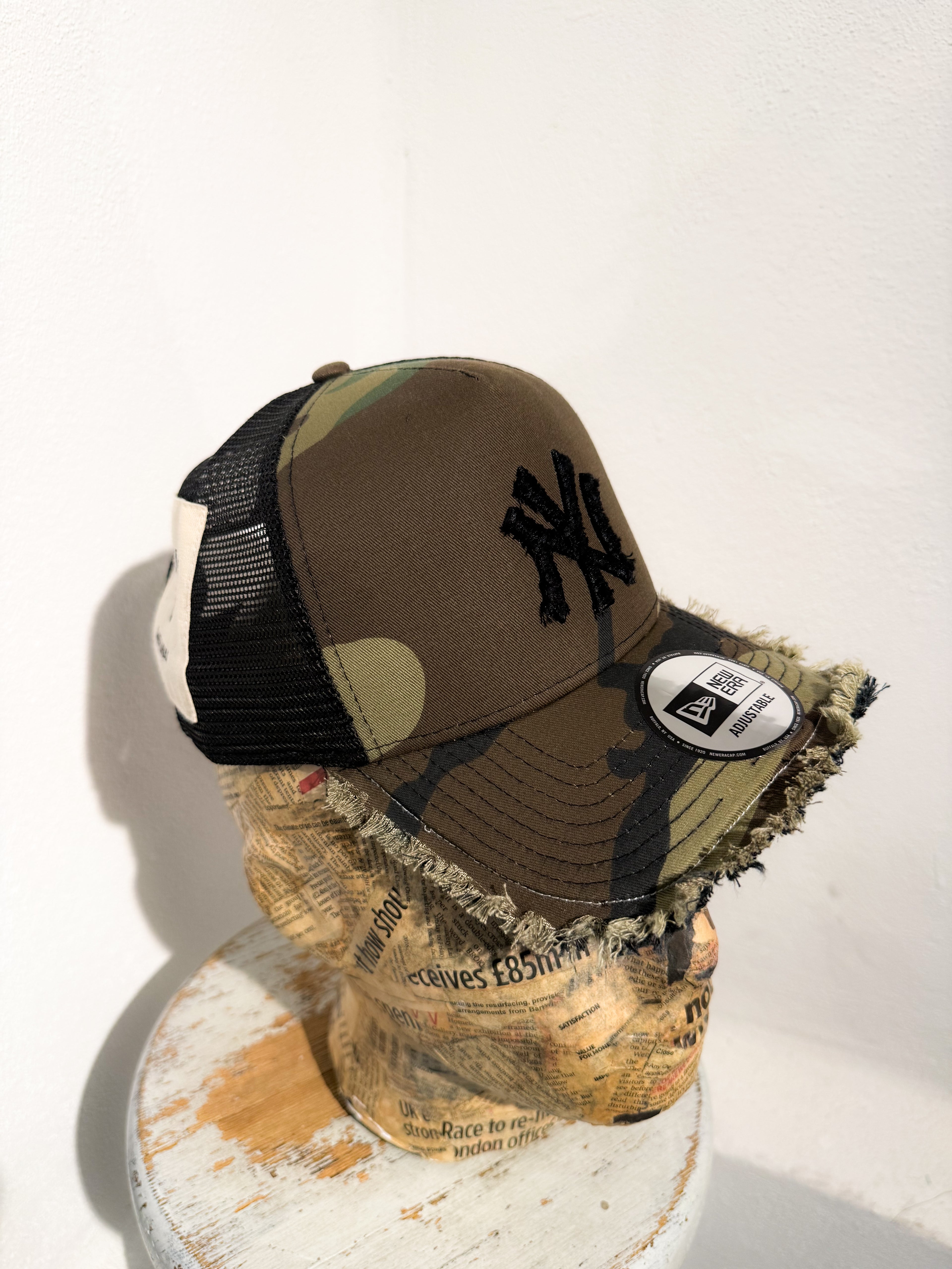 ARTISANAL CURVED BRIM CAP (Adjustable)