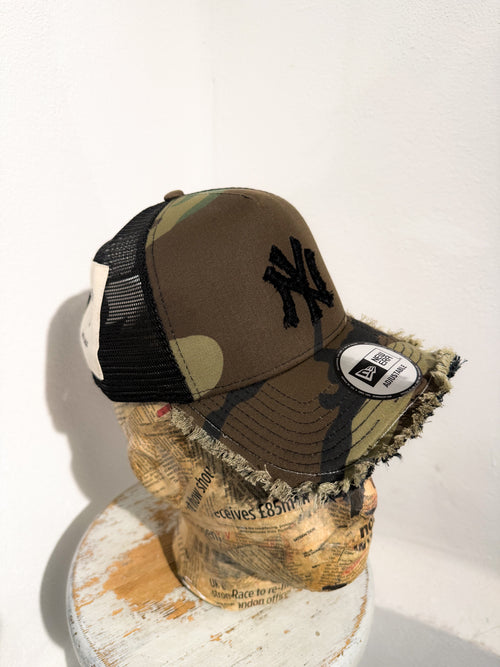 ARTISANAL CURVED BRIM CAP (Adjustable)