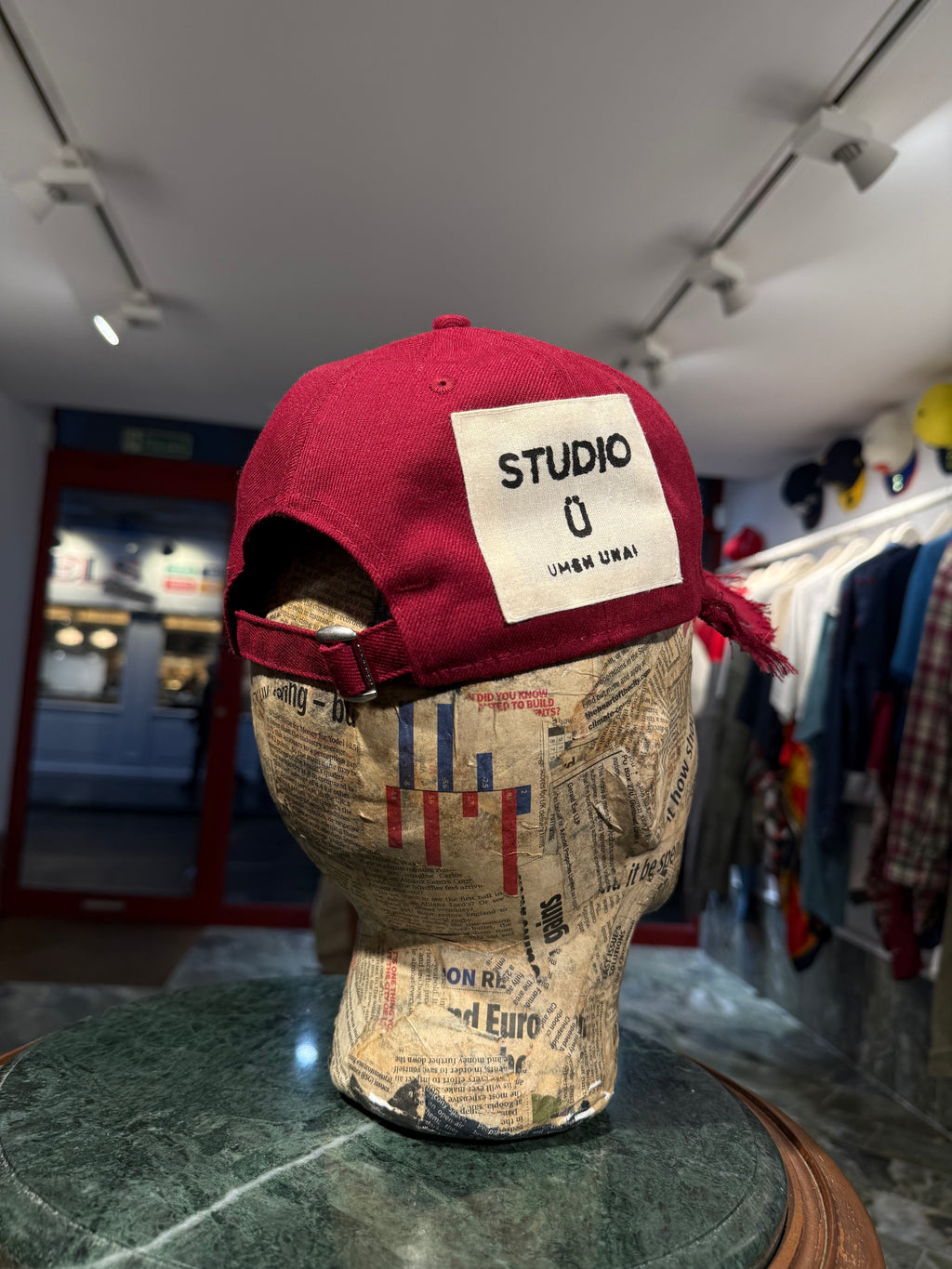 ARTISANAL CURVED BRIM CAP (Adjustable)