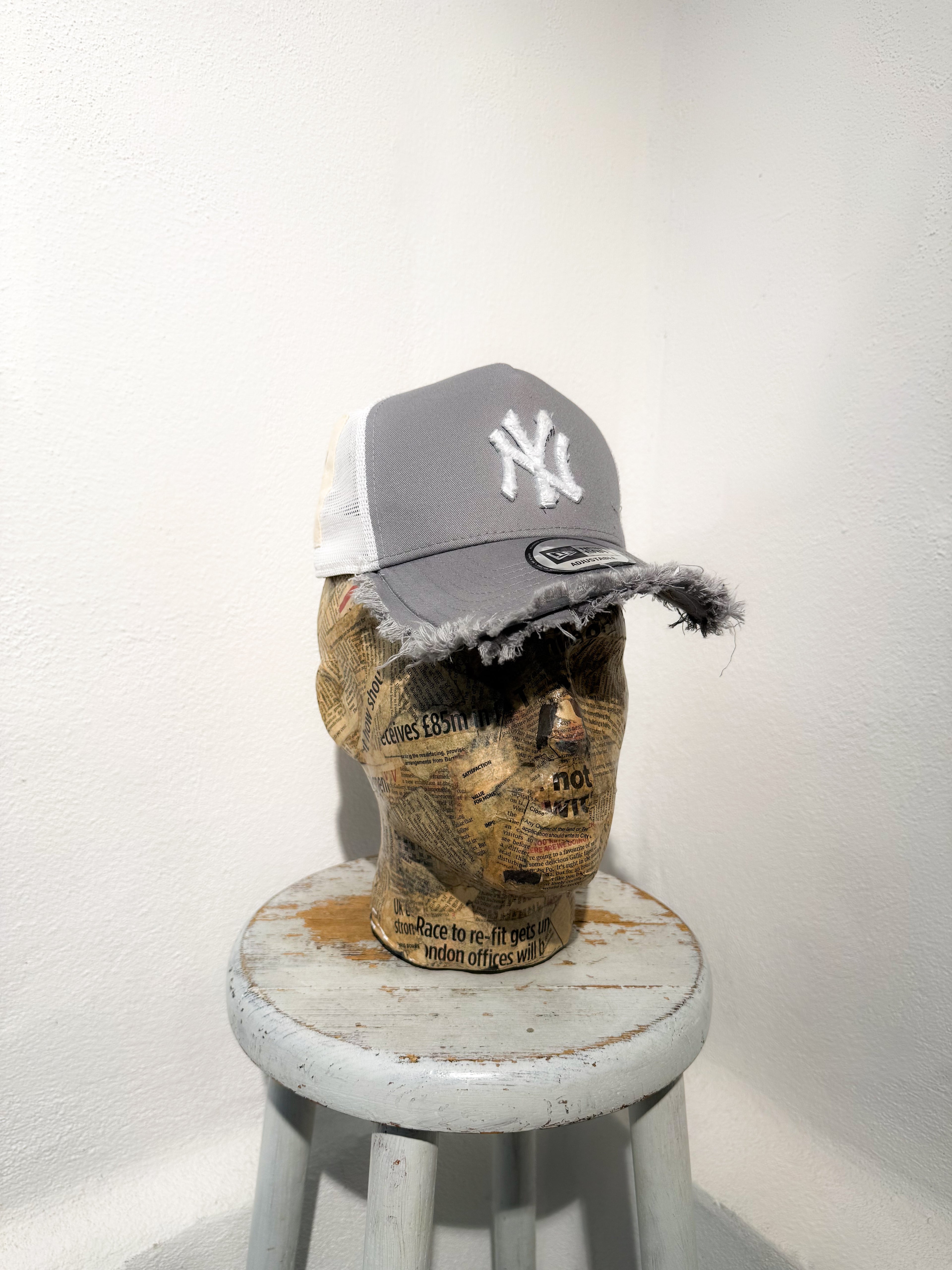 ARTISANAL CURVED BRIM CAP (Adjustable)