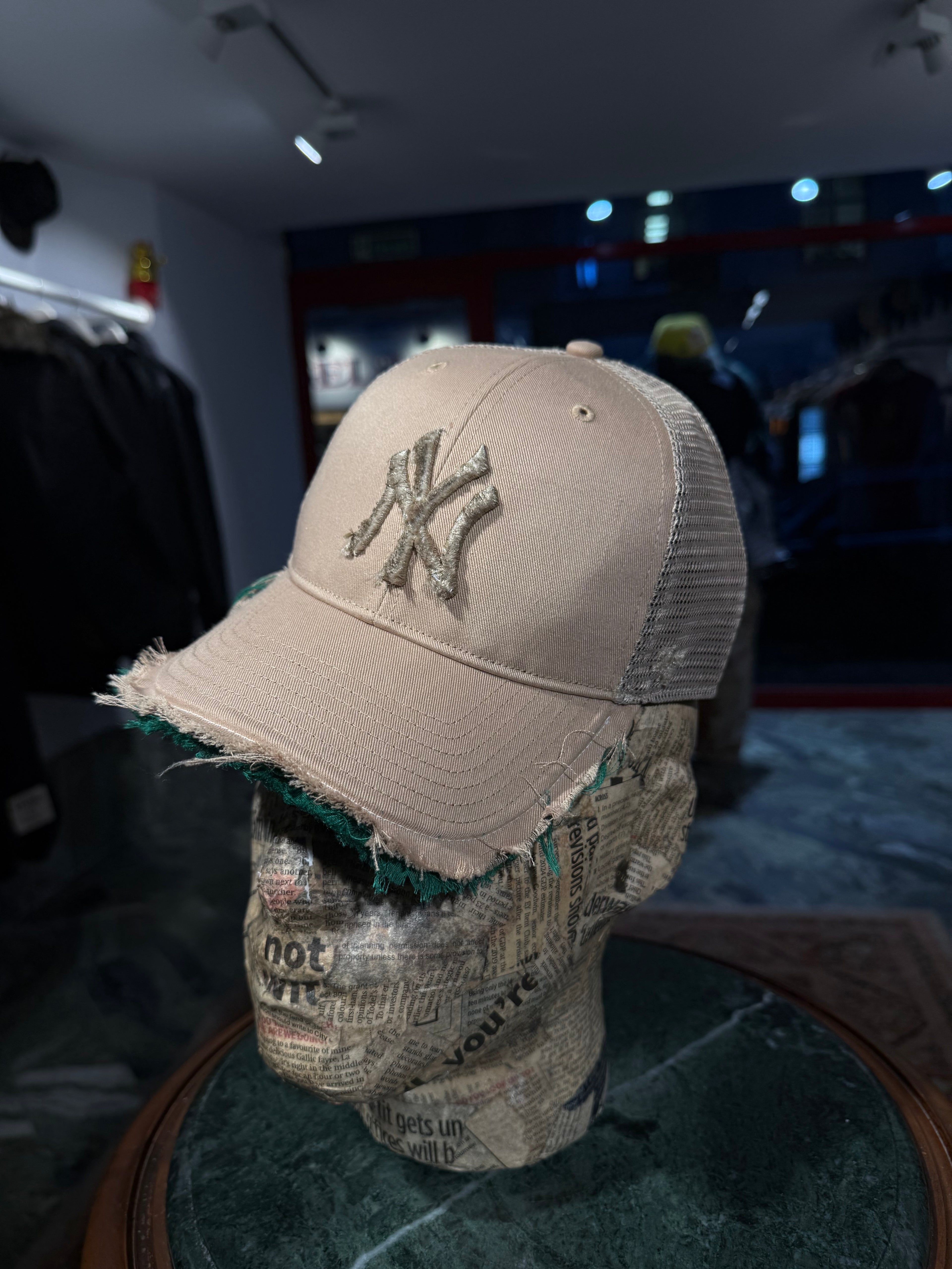 ARTISANAL CURVED BRIM CAP (Adjustable)