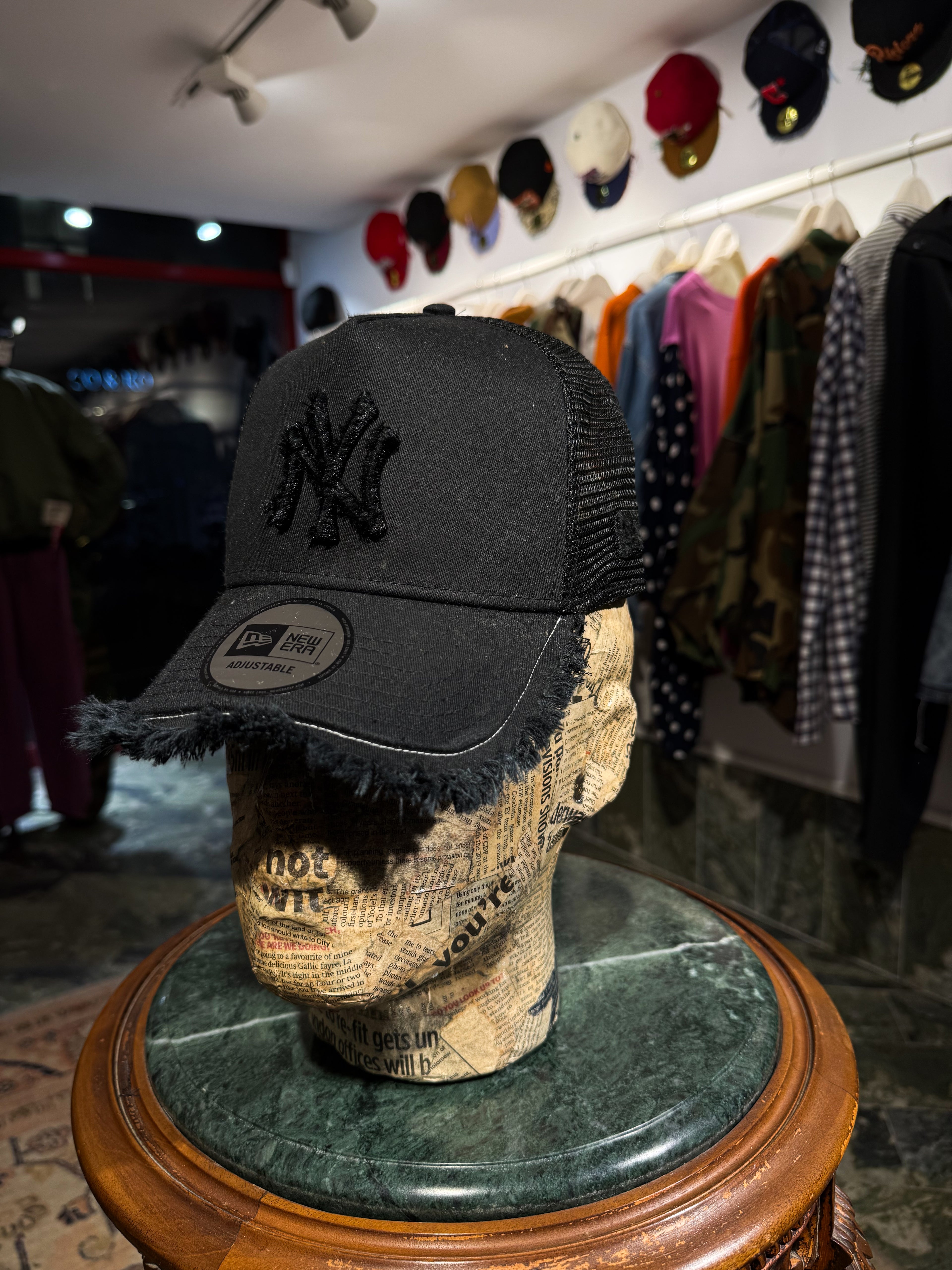 ARTISANAL CURVED BRIM CAP (Adjustable)