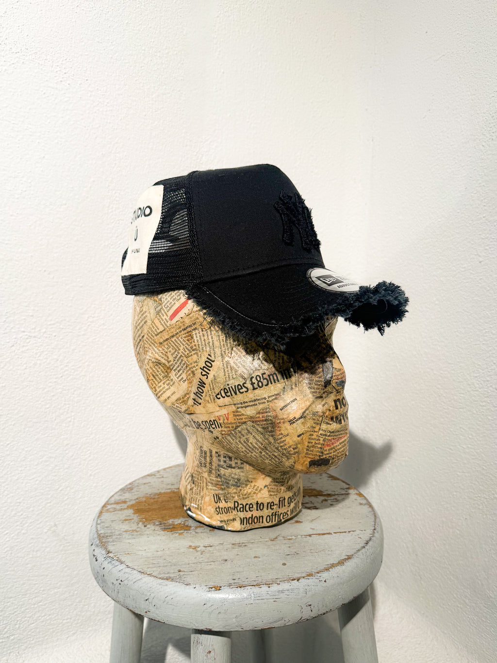 ARTISANAL CURVED BRIM CAP (Adjustable)