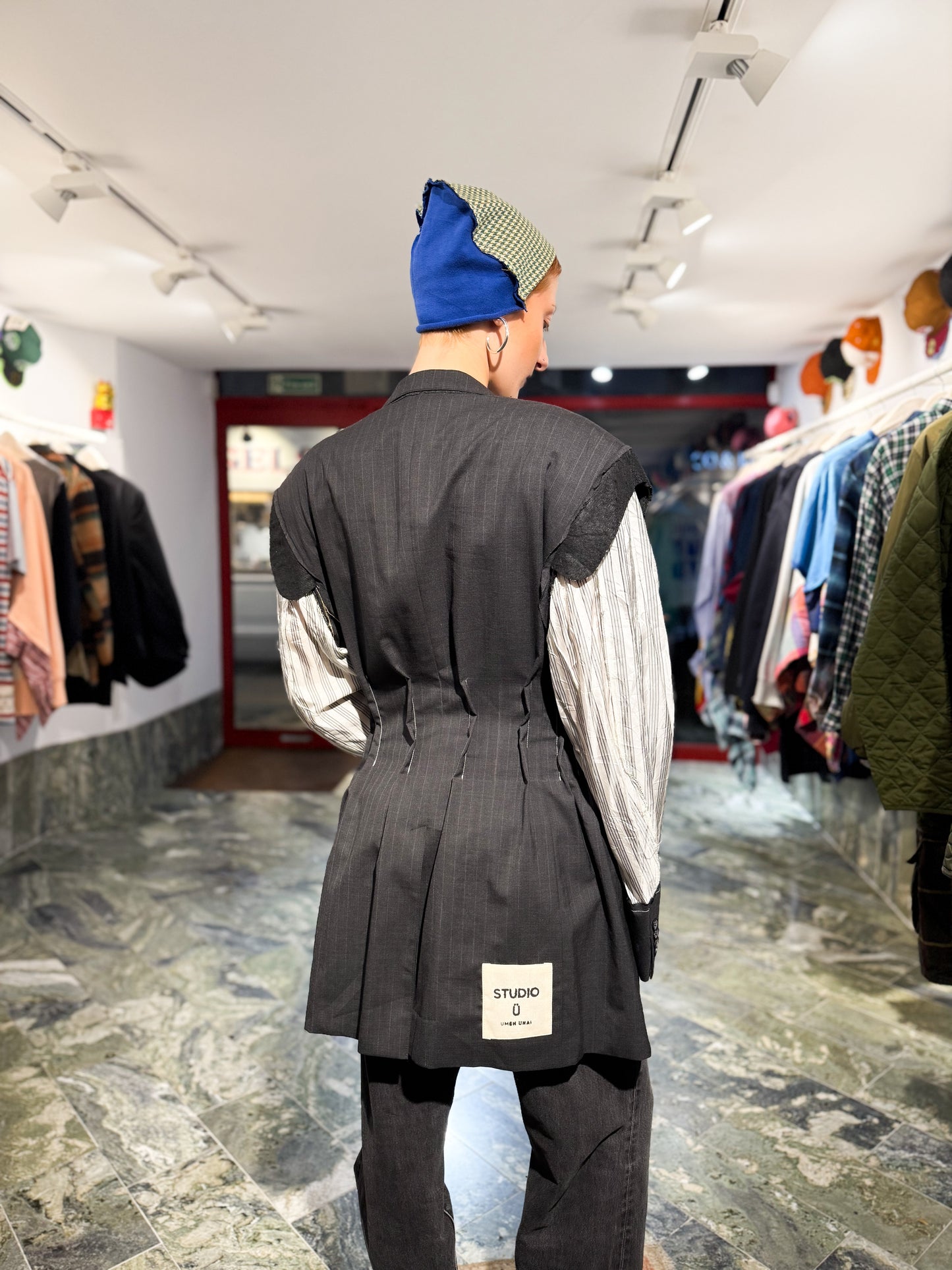 ARTISANAL EXPOSED LINER CINCHED BLAZER