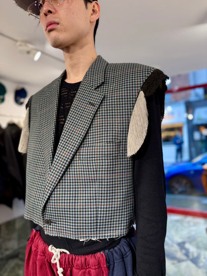 CROPPED SLEEVELESS BLAZER