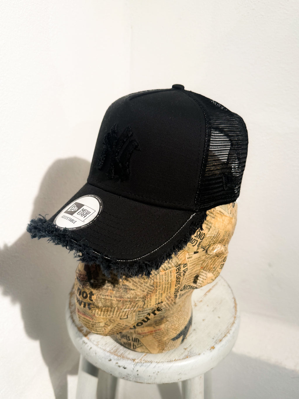 ARTISANAL CURVED BRIM CAP (Adjustable)