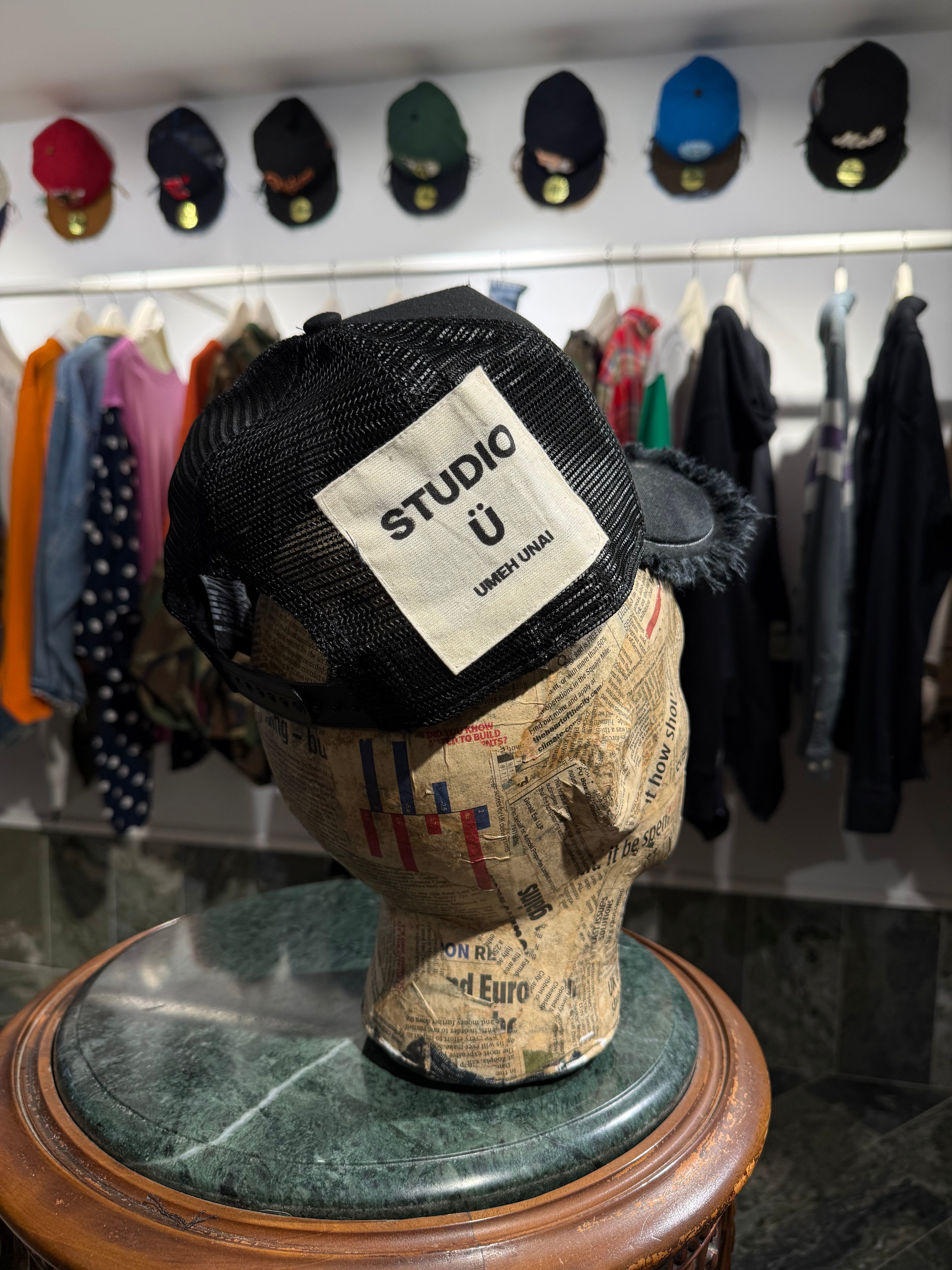 ARTISANAL CURVED BRIM CAP (Adjustable)