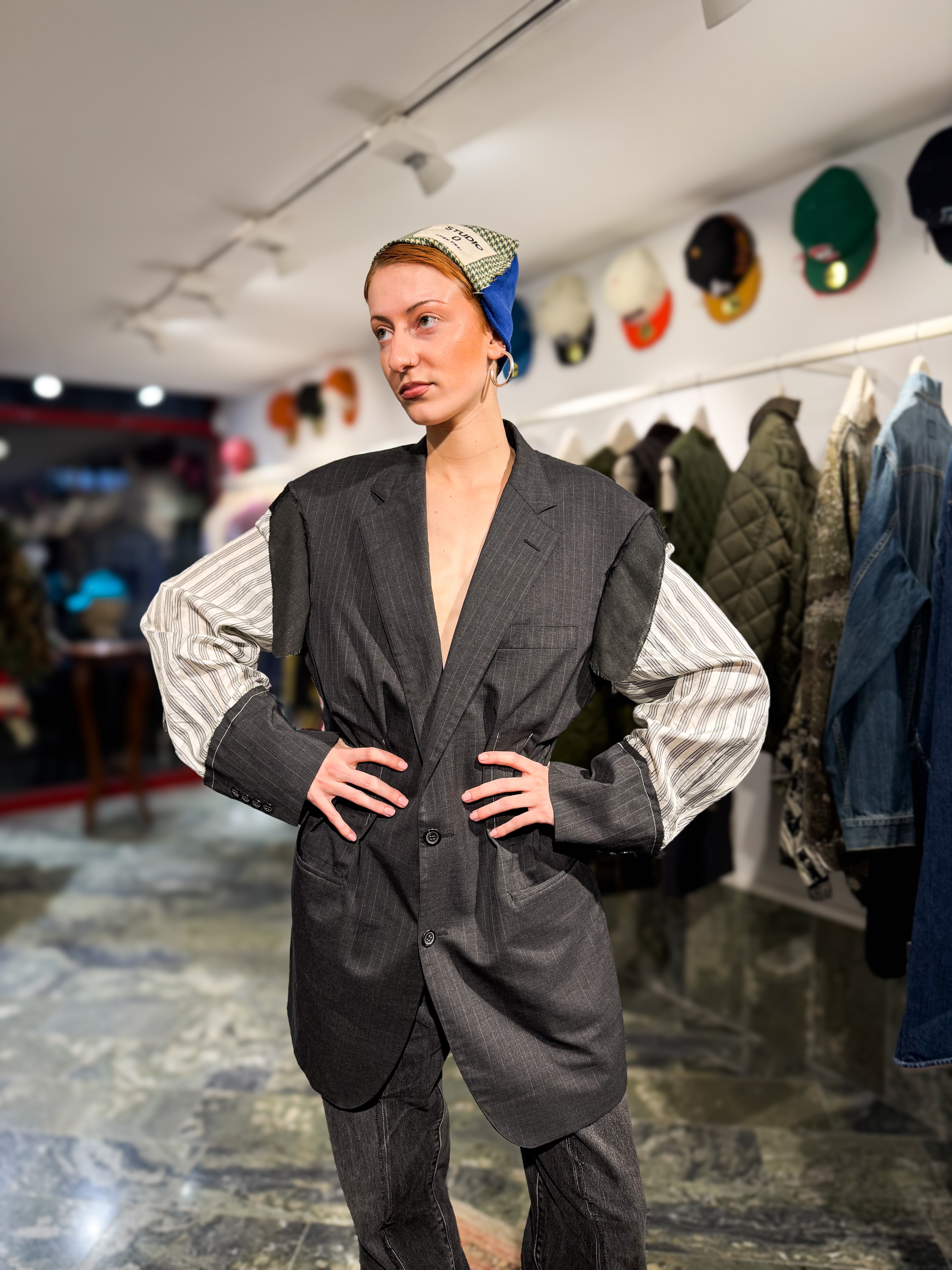 ARTISANAL EXPOSED LINER CINCHED BLAZER