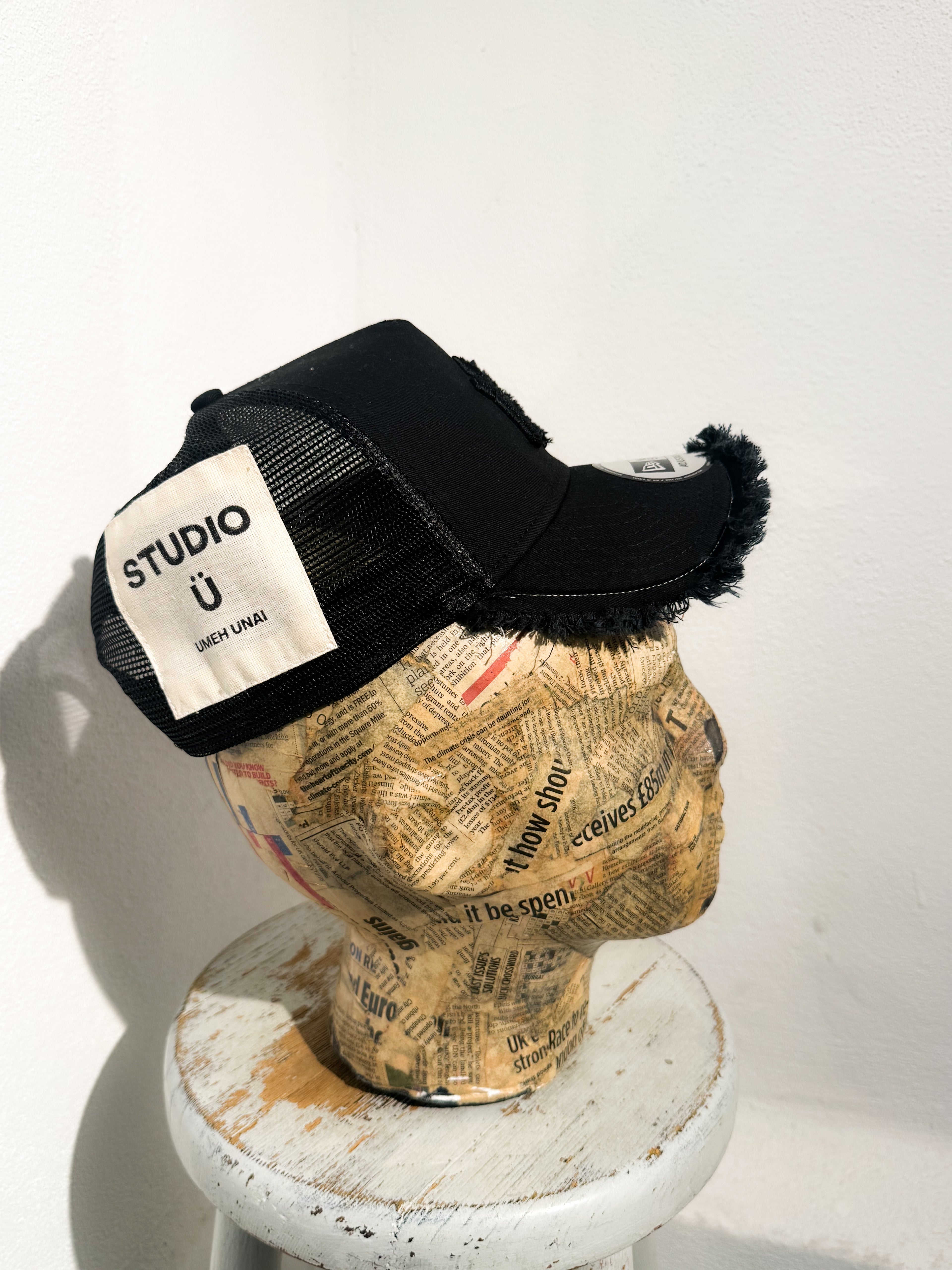 ARTISANAL CURVED BRIM CAP (Adjustable)