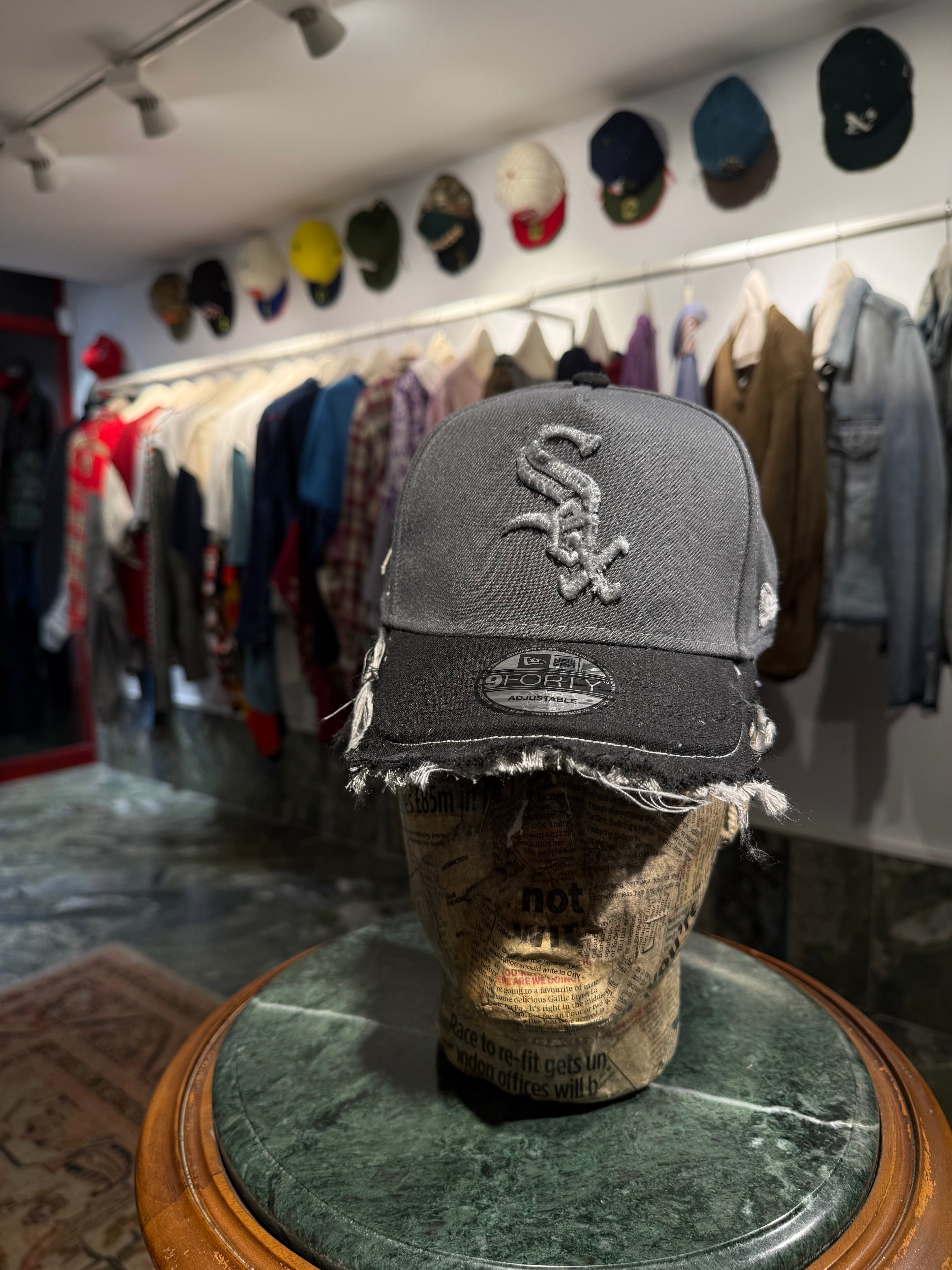 ARTISANAL CURVED BRIM CAP (Adjustable)