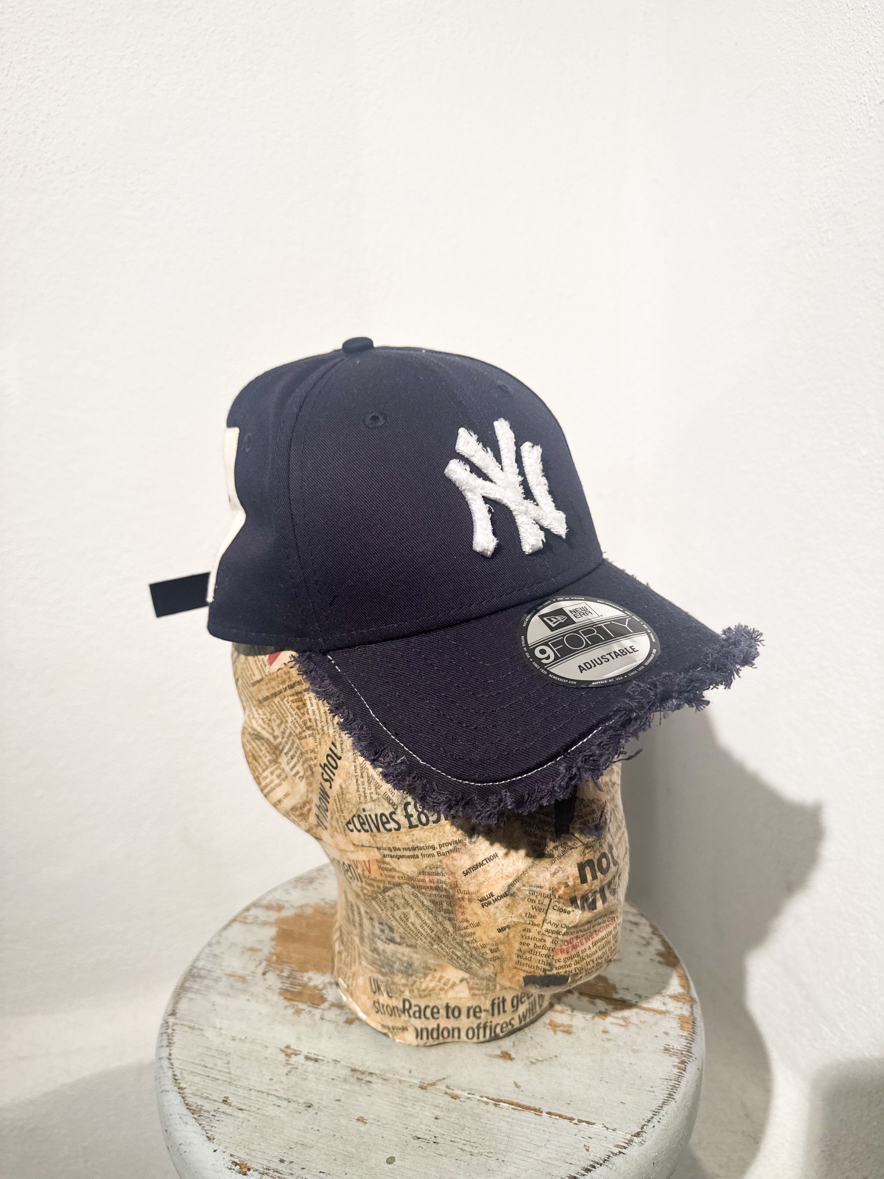 ARTISANAL CURVED BRIM CAP (Adjustable)