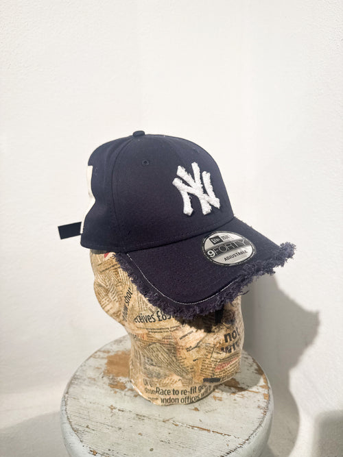 ARTISANAL CURVED BRIM CAP (Adjustable)