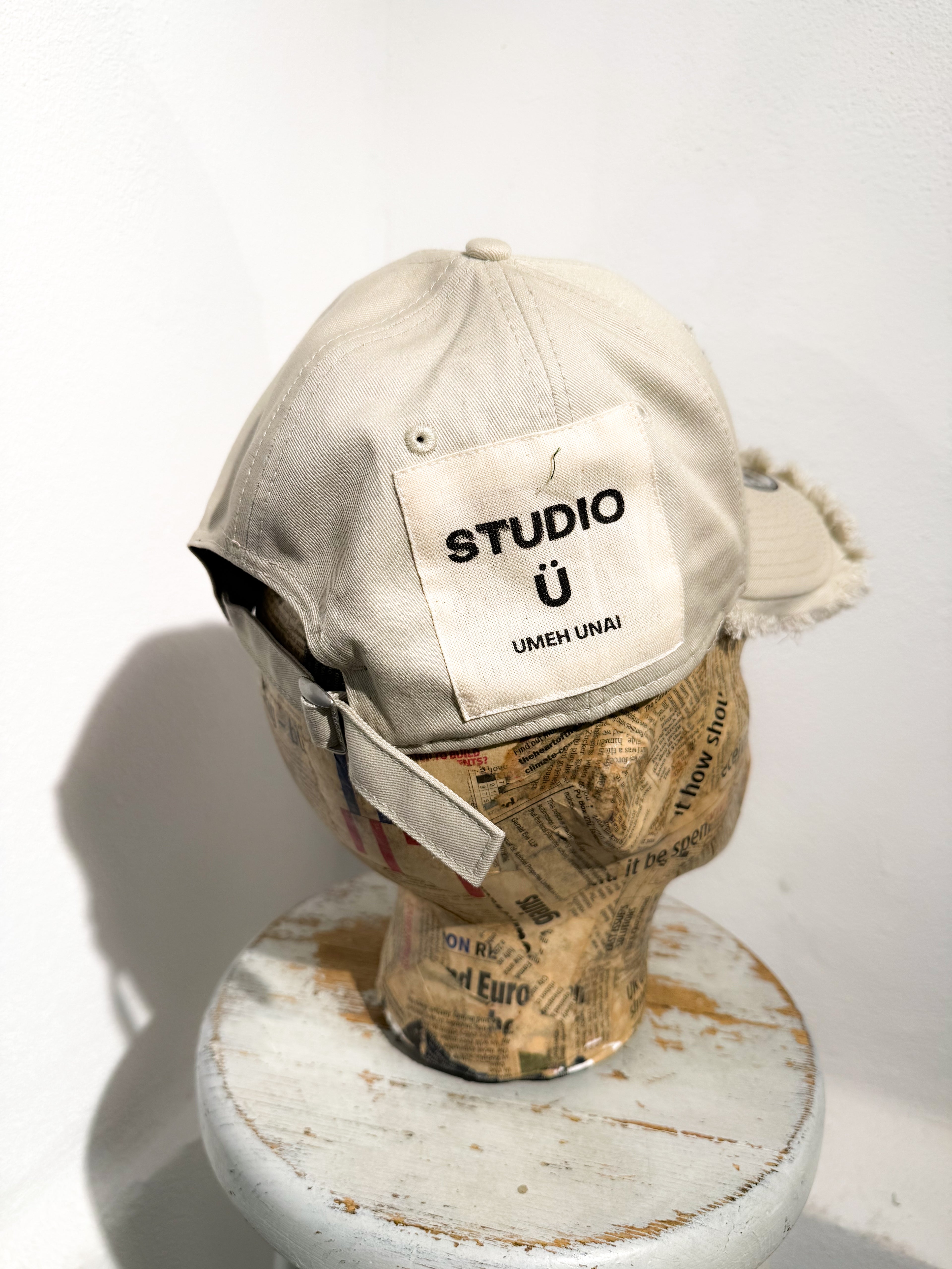 ARTISANAL CURVED BRIM CAP (Adjustable)