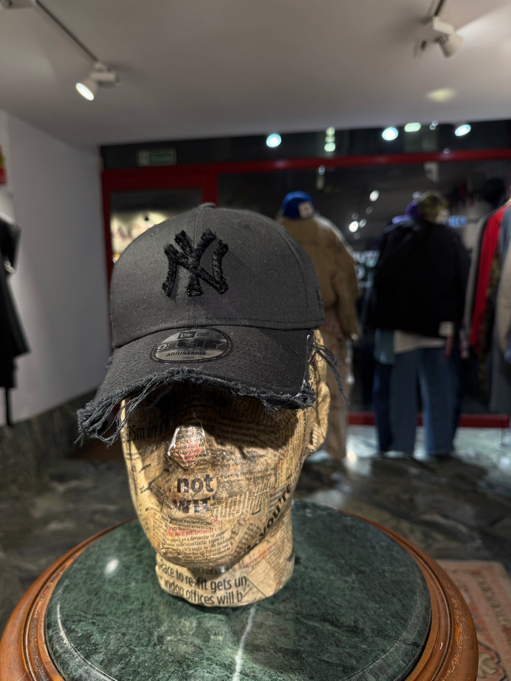 ARTISANAL CURVED BRIM CAP (Adjustable)