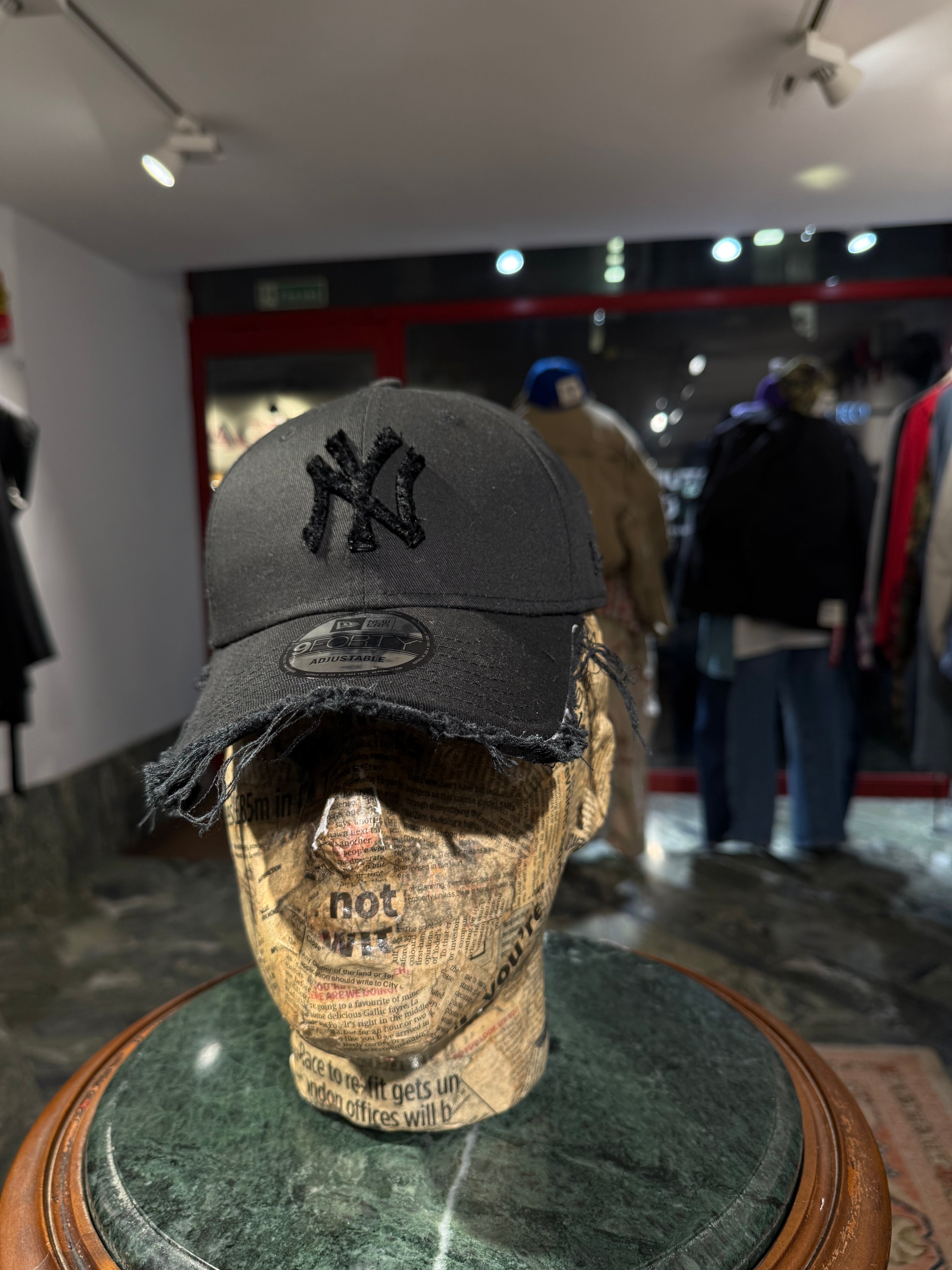 ARTISANAL CURVED BRIM CAP (Adjustable)