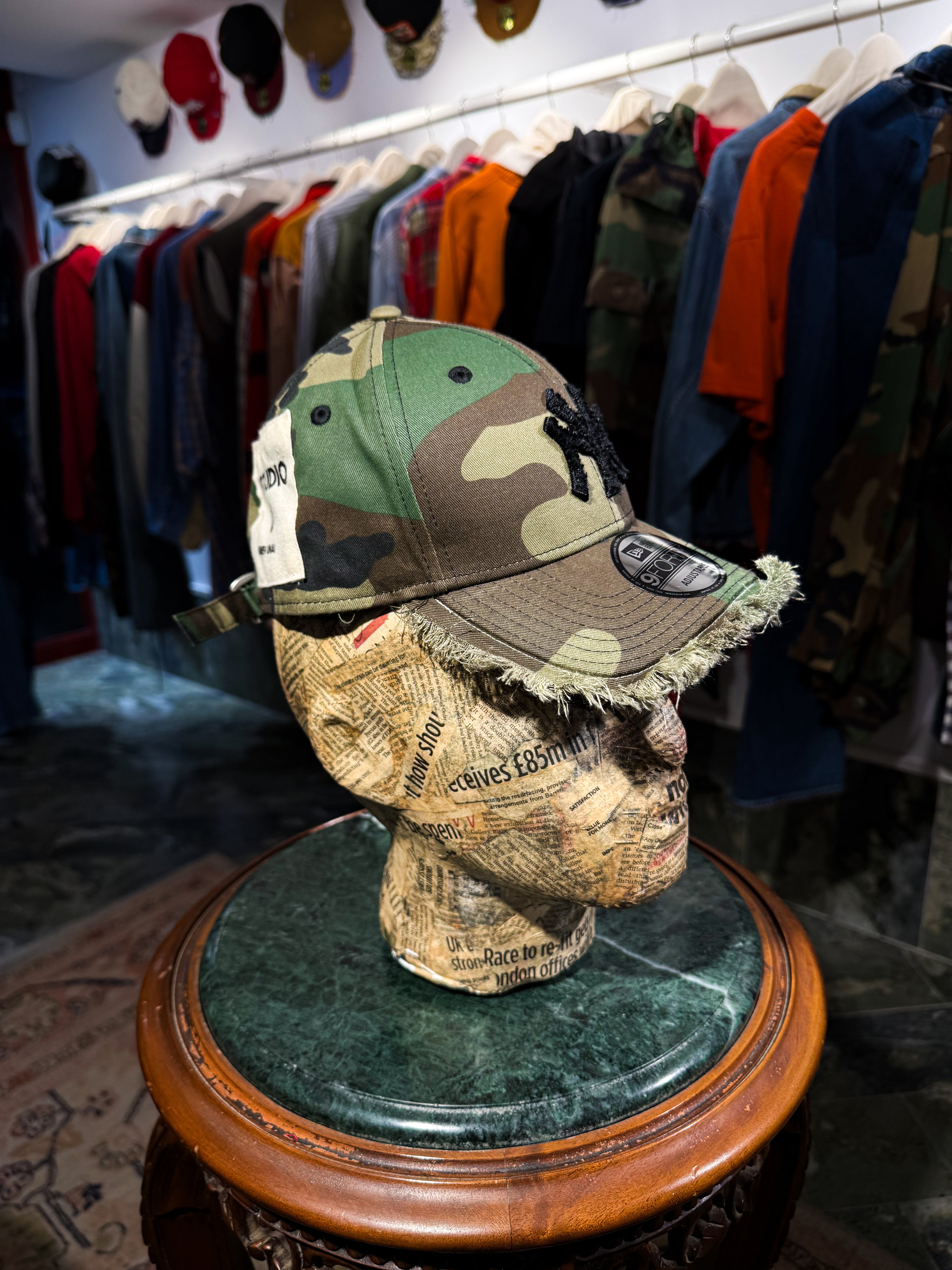 ARTISANAL CURVED BRIM CAP (Adjustable)