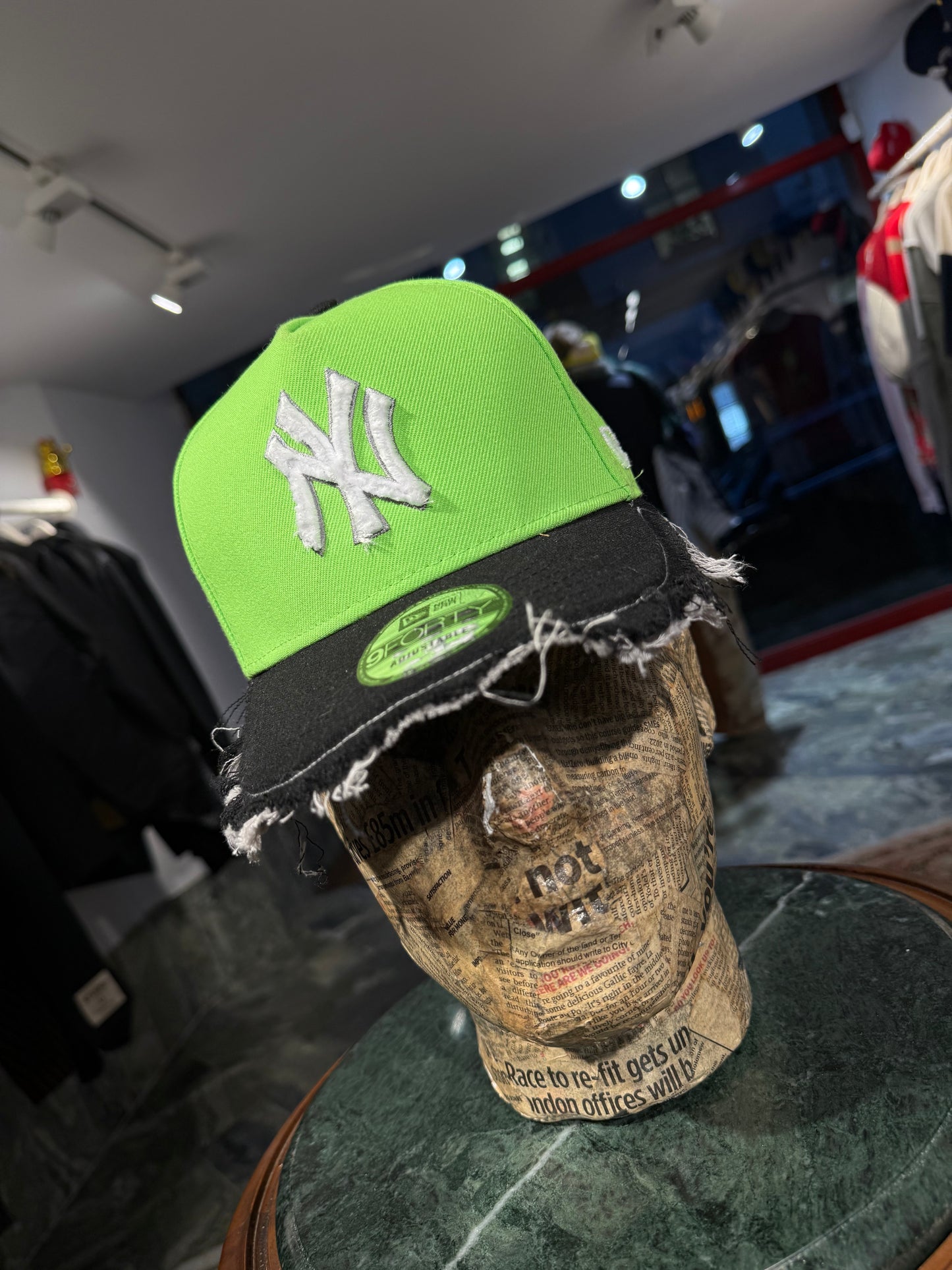 ARTISANAL CURVED BRIM CAP (Adjustable)