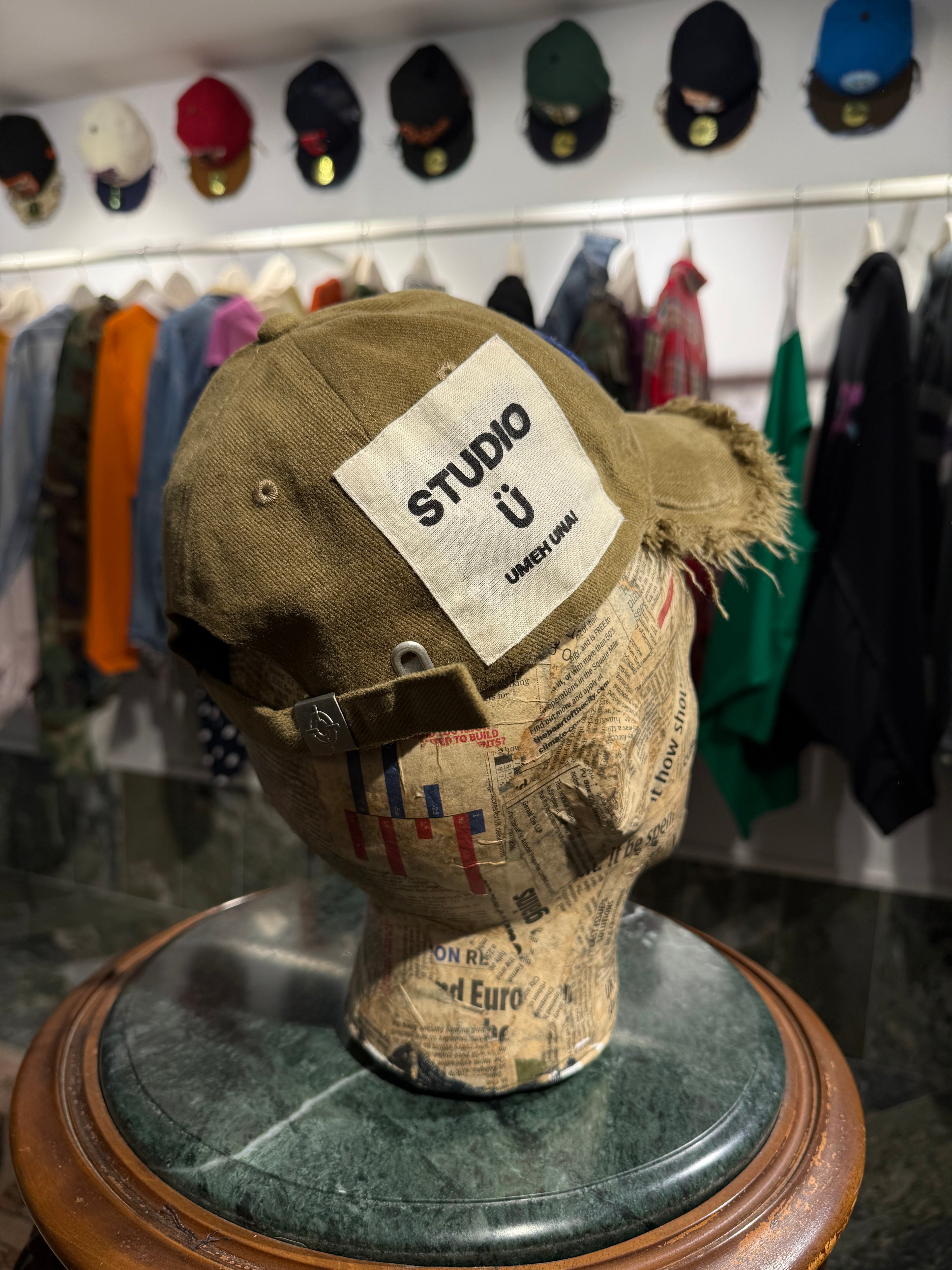 ARTISANAL CURVED BRIM CAP (Adjustable)