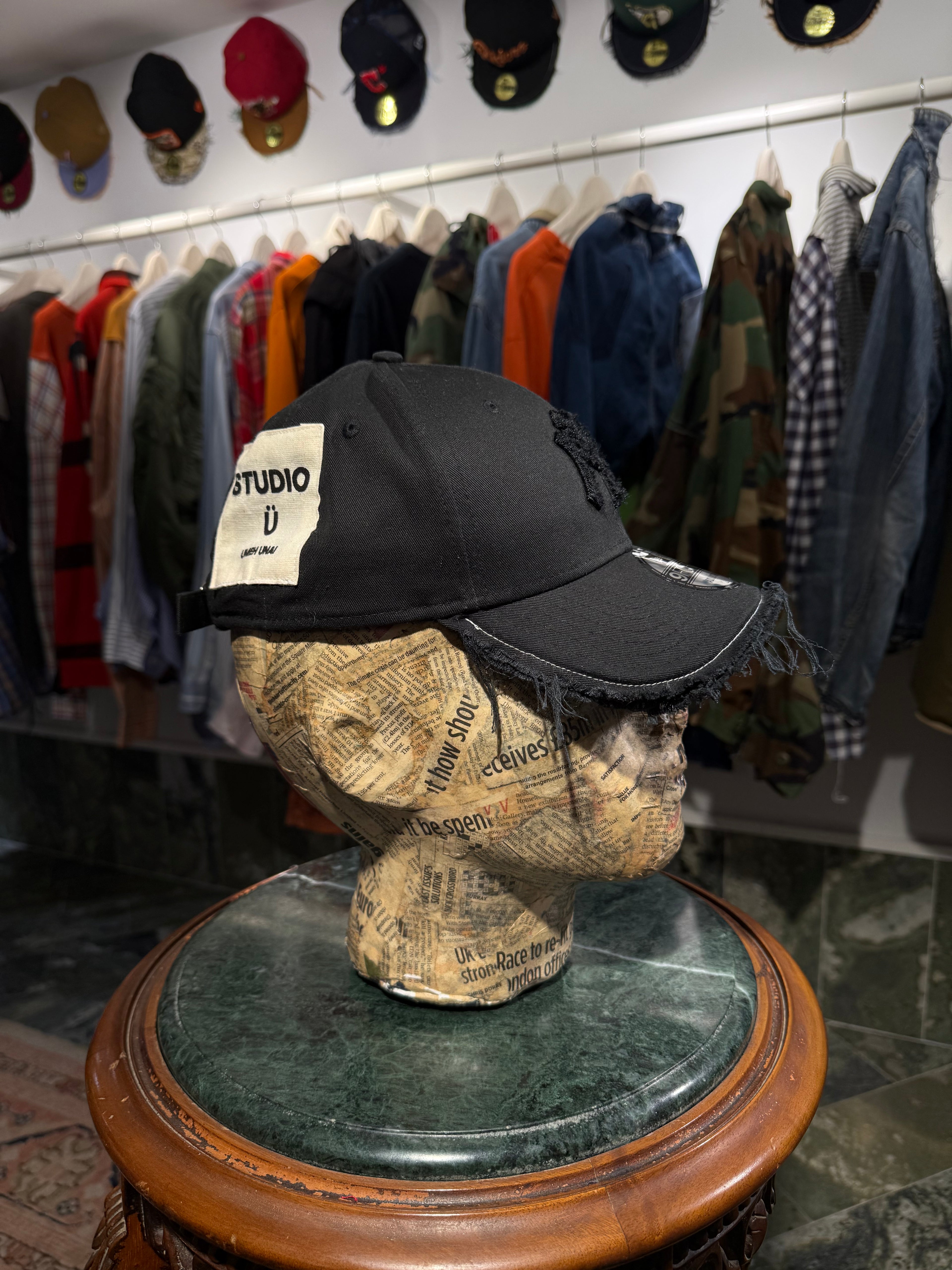 ARTISANAL CURVED BRIM CAP (Adjustable)