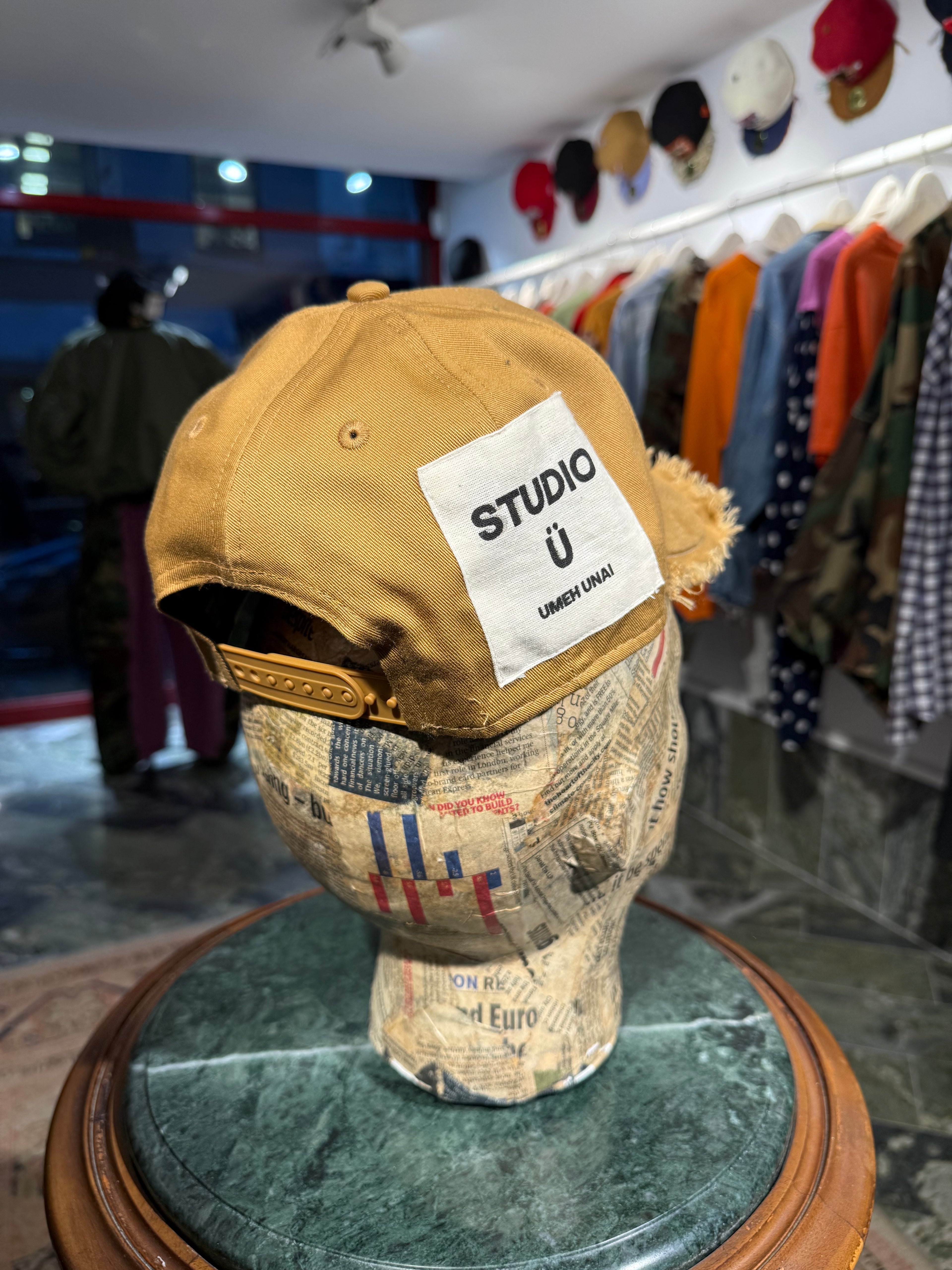 ARTISANAL CURVED BRIM CAP (Adjustable)