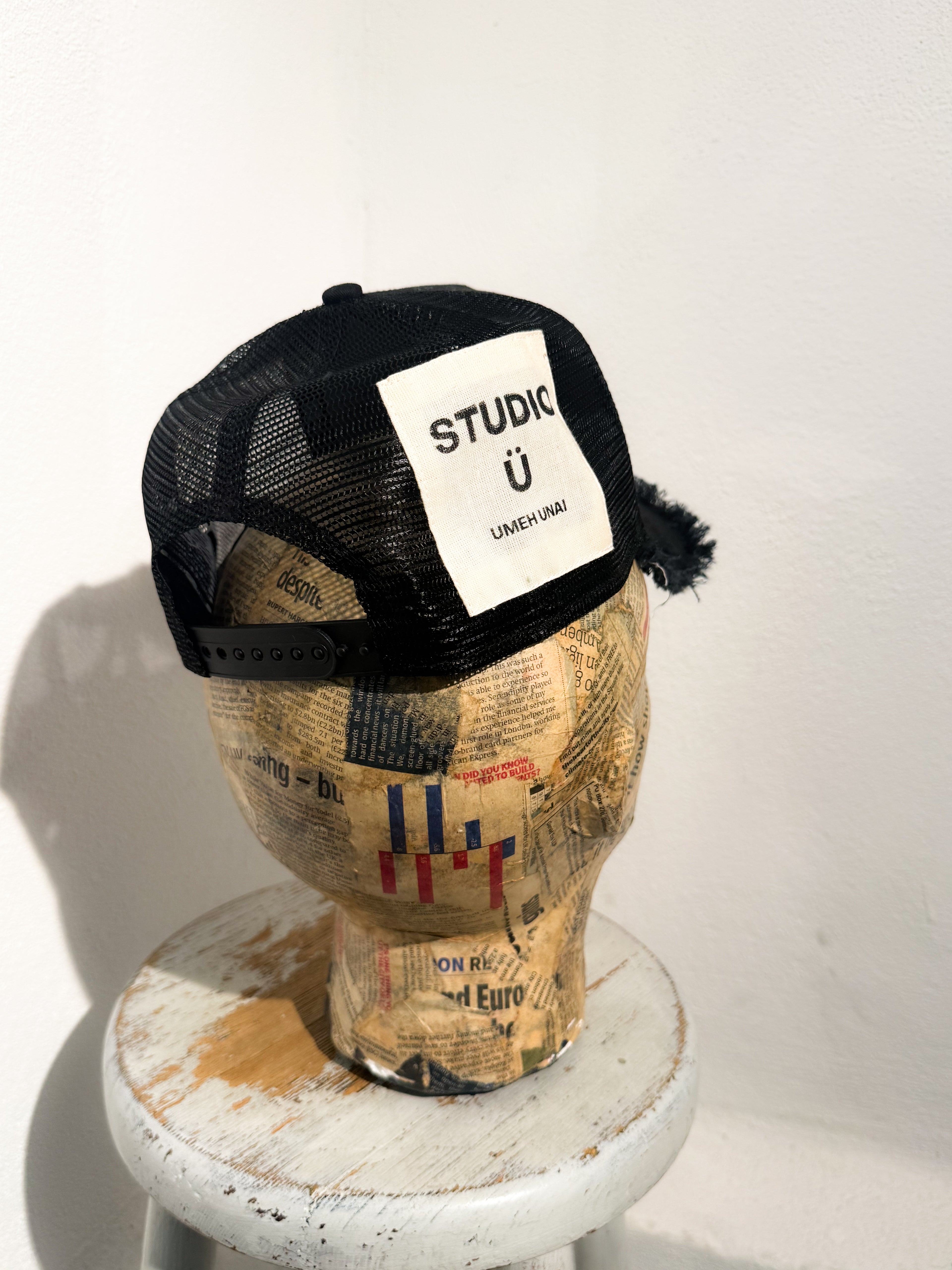ARTISANAL CURVED BRIM CAP (Adjustable)