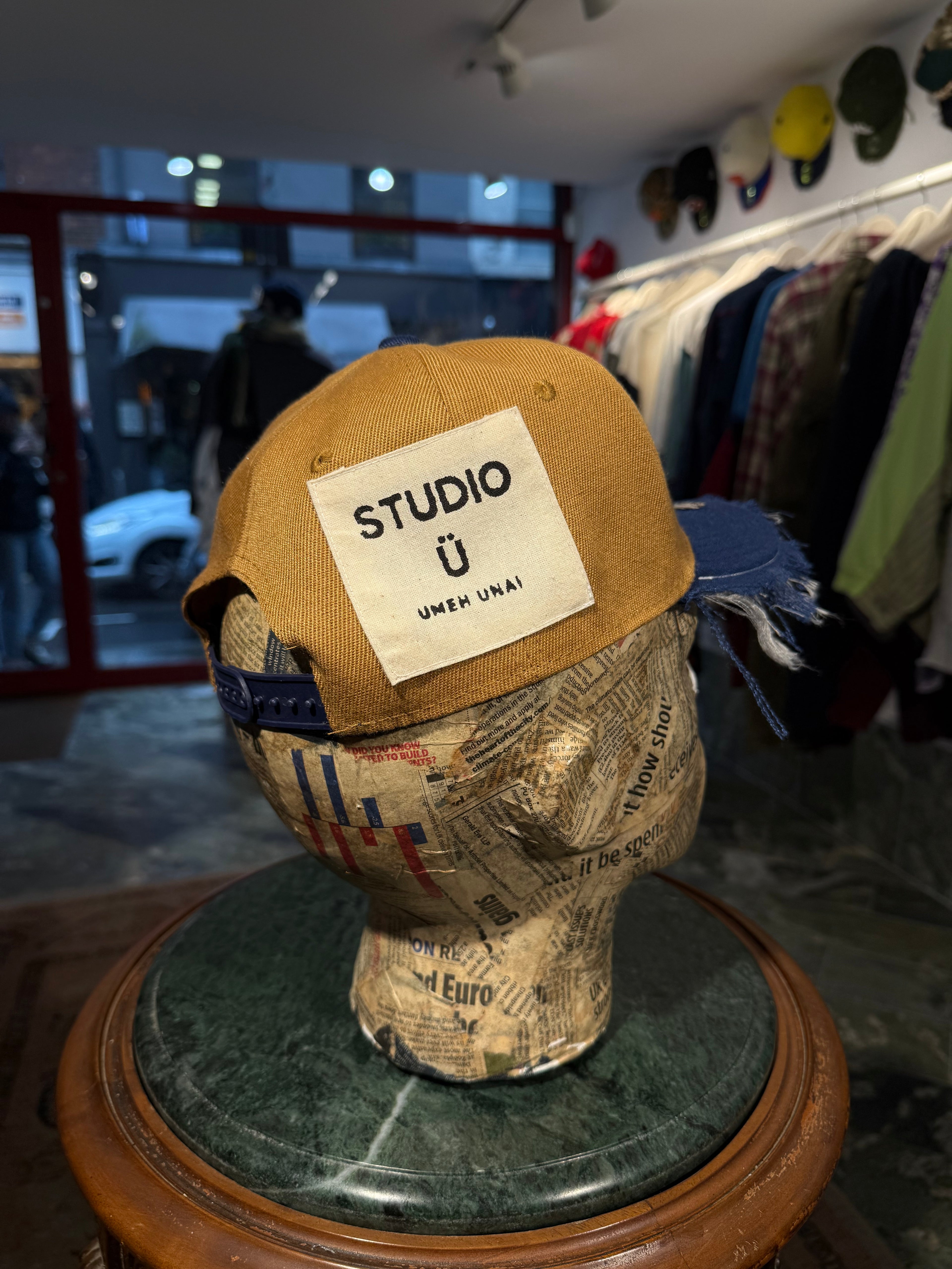 ARTISANAL CURVED BRIM CAP (Adjustable)