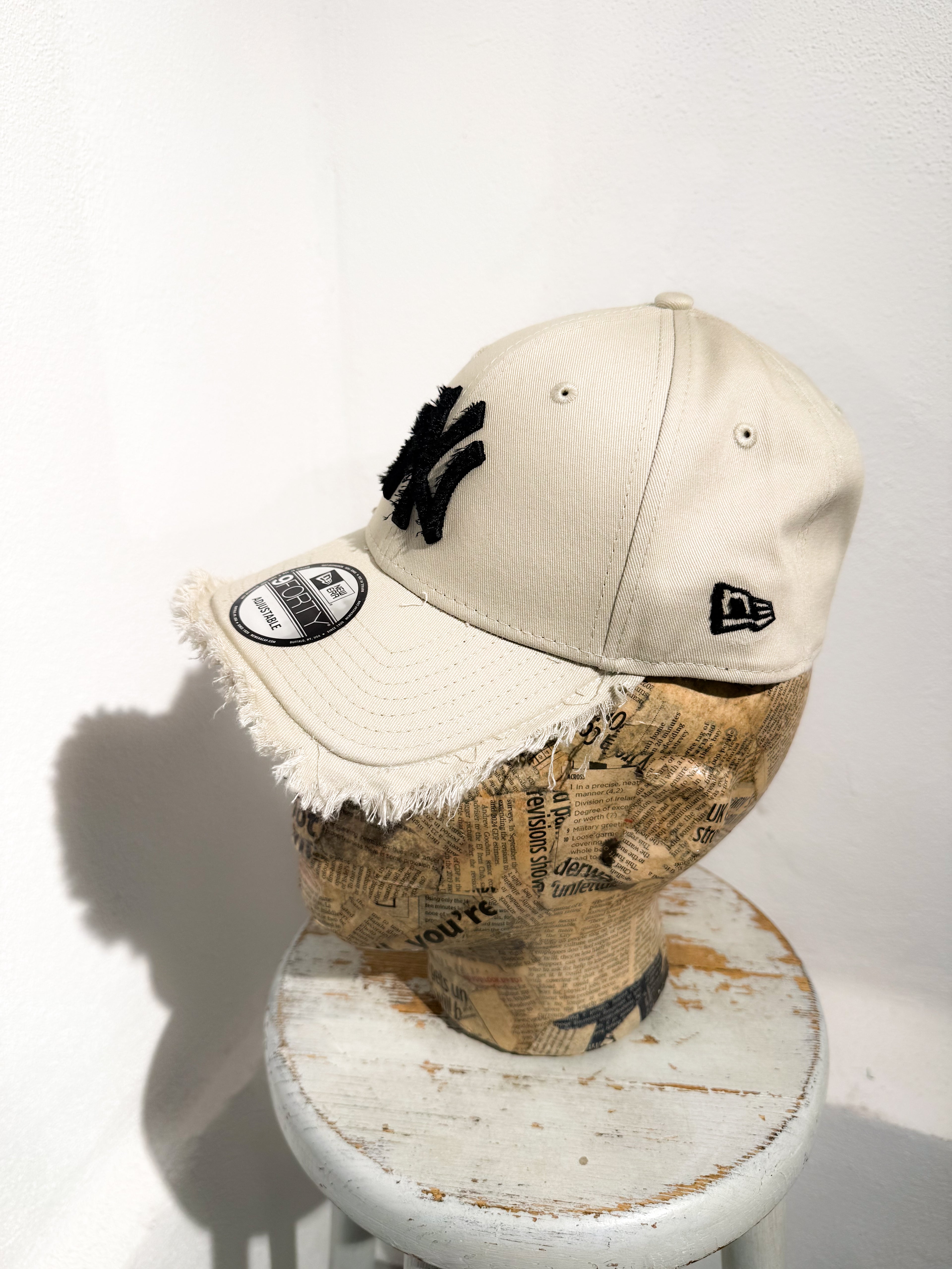 ARTISANAL CURVED BRIM CAP (Adjustable)