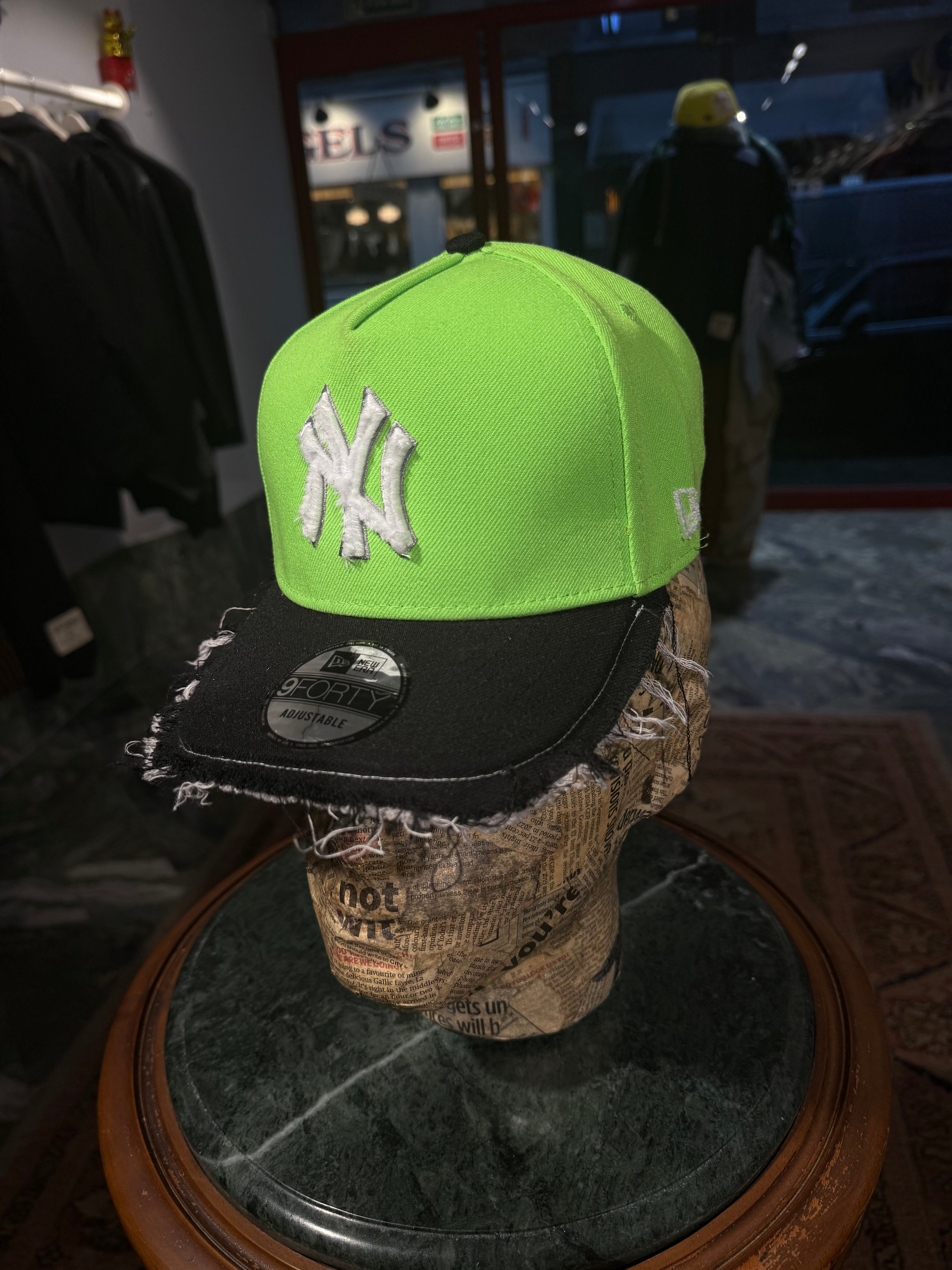 ARTISANAL CURVED BRIM CAP (Adjustable)