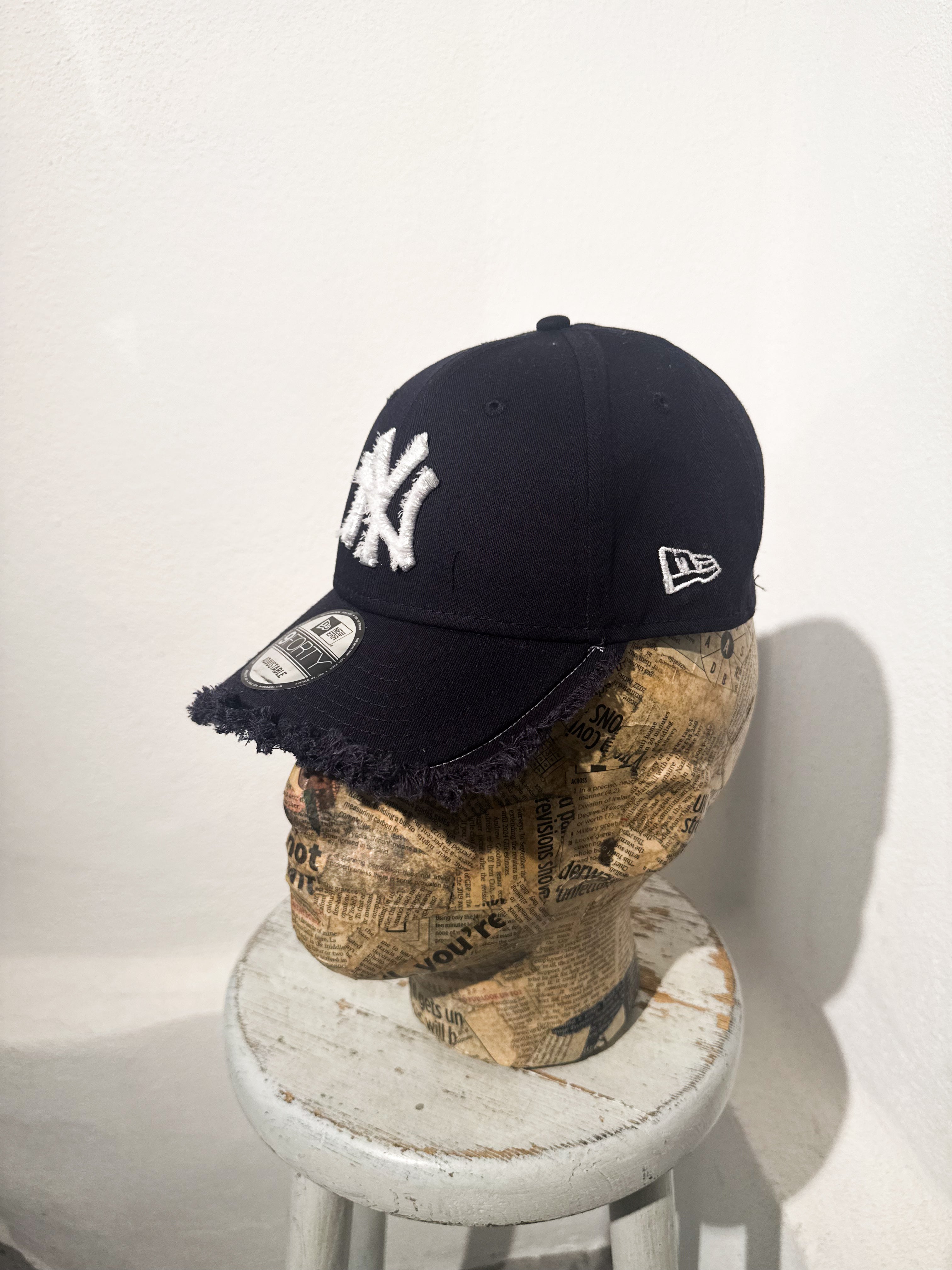 ARTISANAL CURVED BRIM CAP (Adjustable)