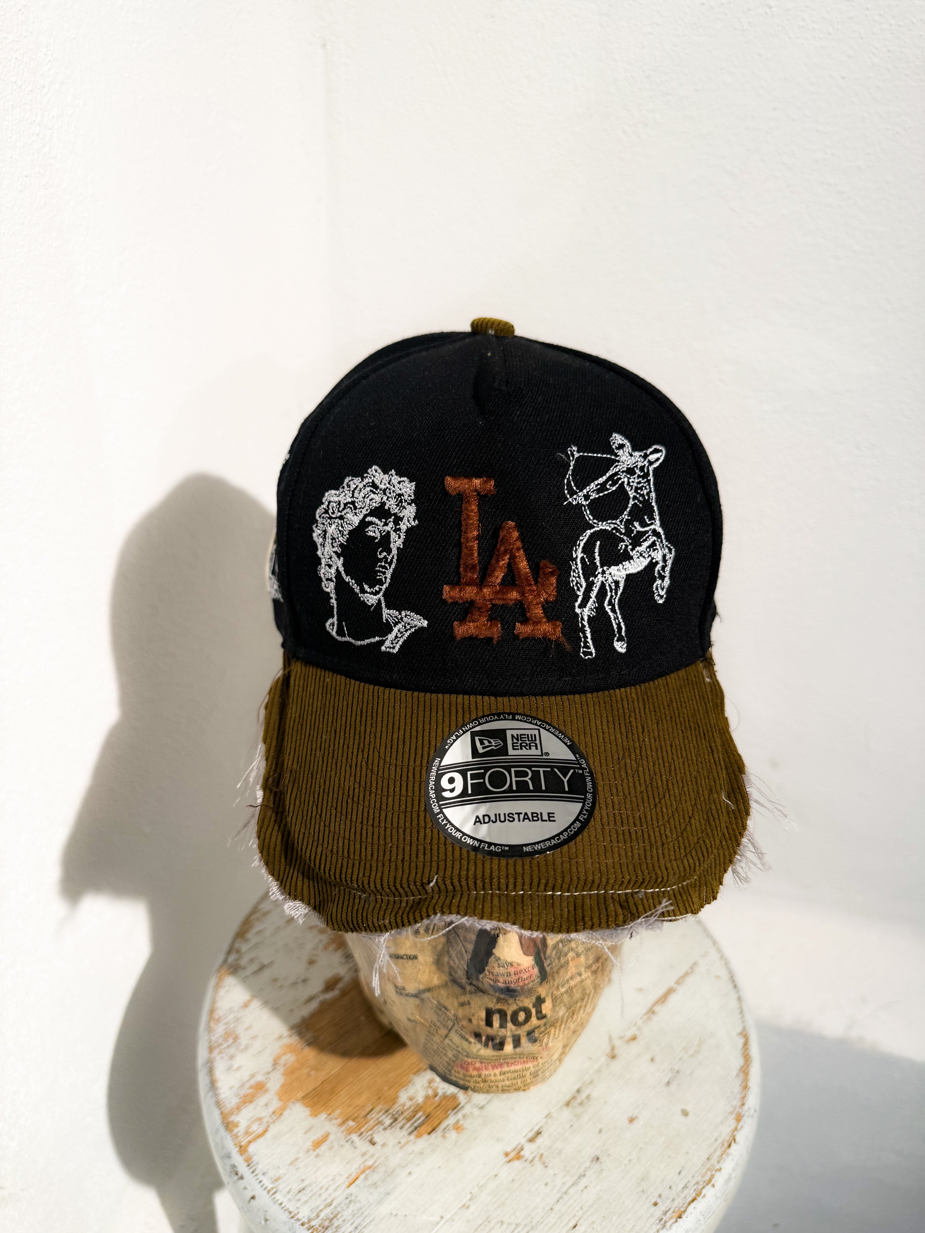 ARTISANAL CURVED BRIM CAP (Adjustable)