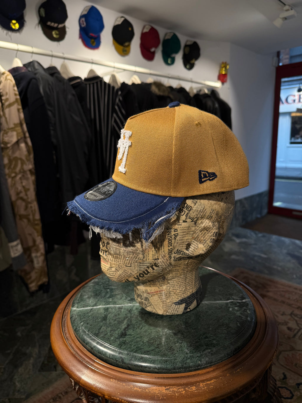 ARTISANAL CURVED BRIM CAP (Adjustable)