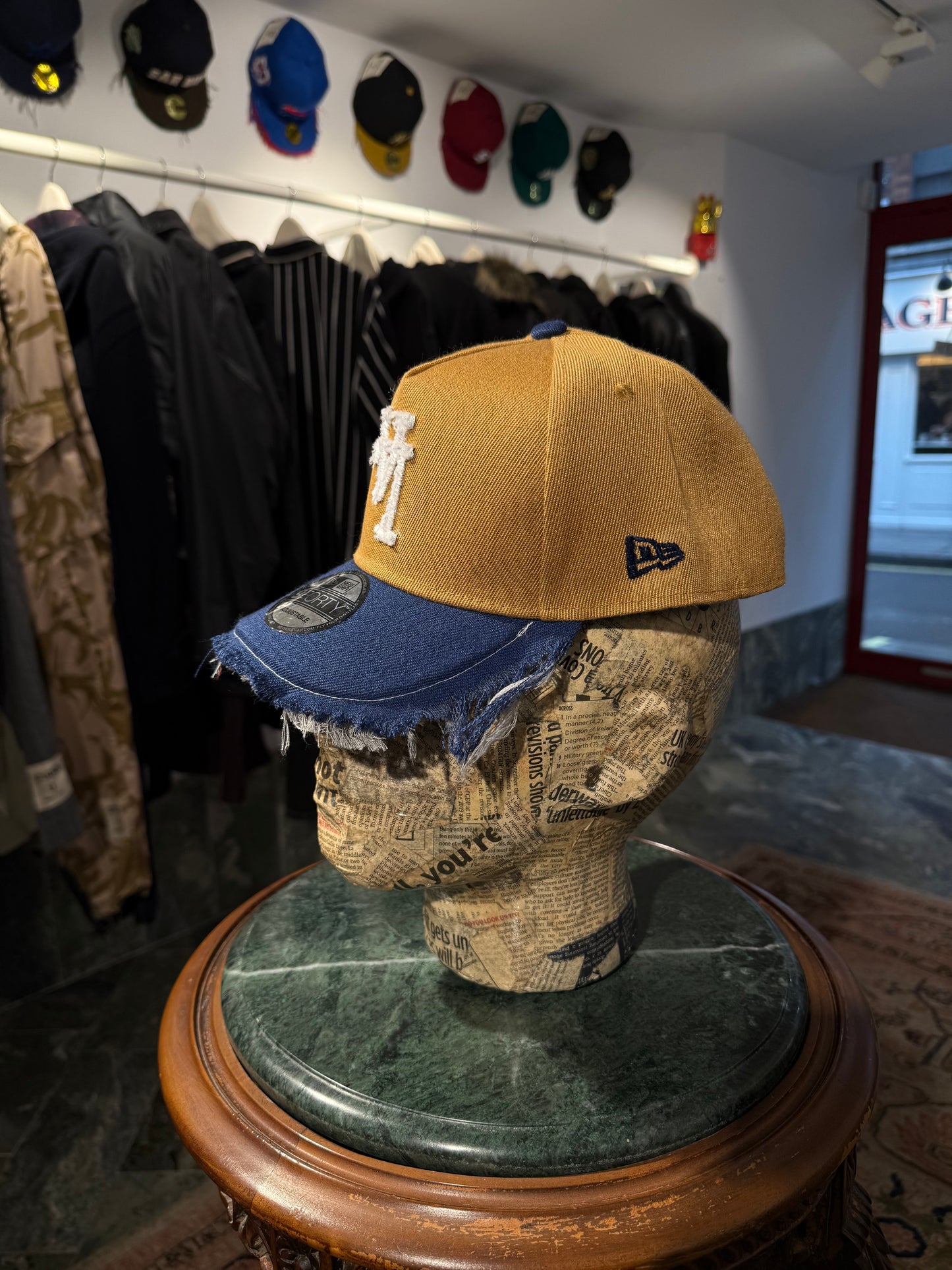 ARTISANAL CURVED BRIM CAP (Adjustable)