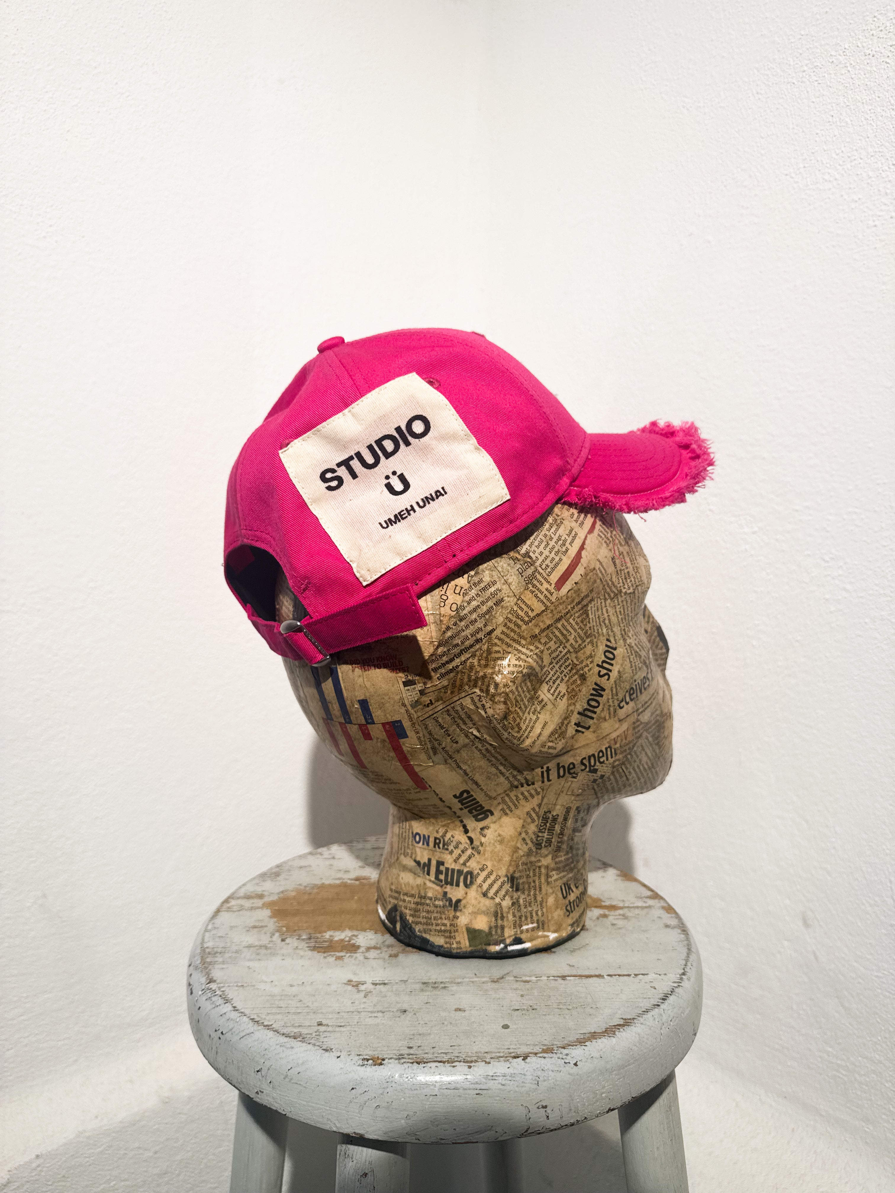 ARTISANAL CURVED BRIM CAP (Adjustable)