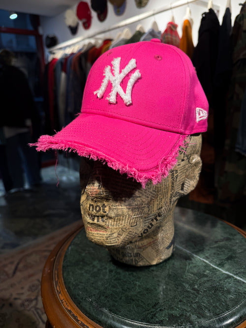 ARTISANAL CURVED BRIM CAP (Adjustable)