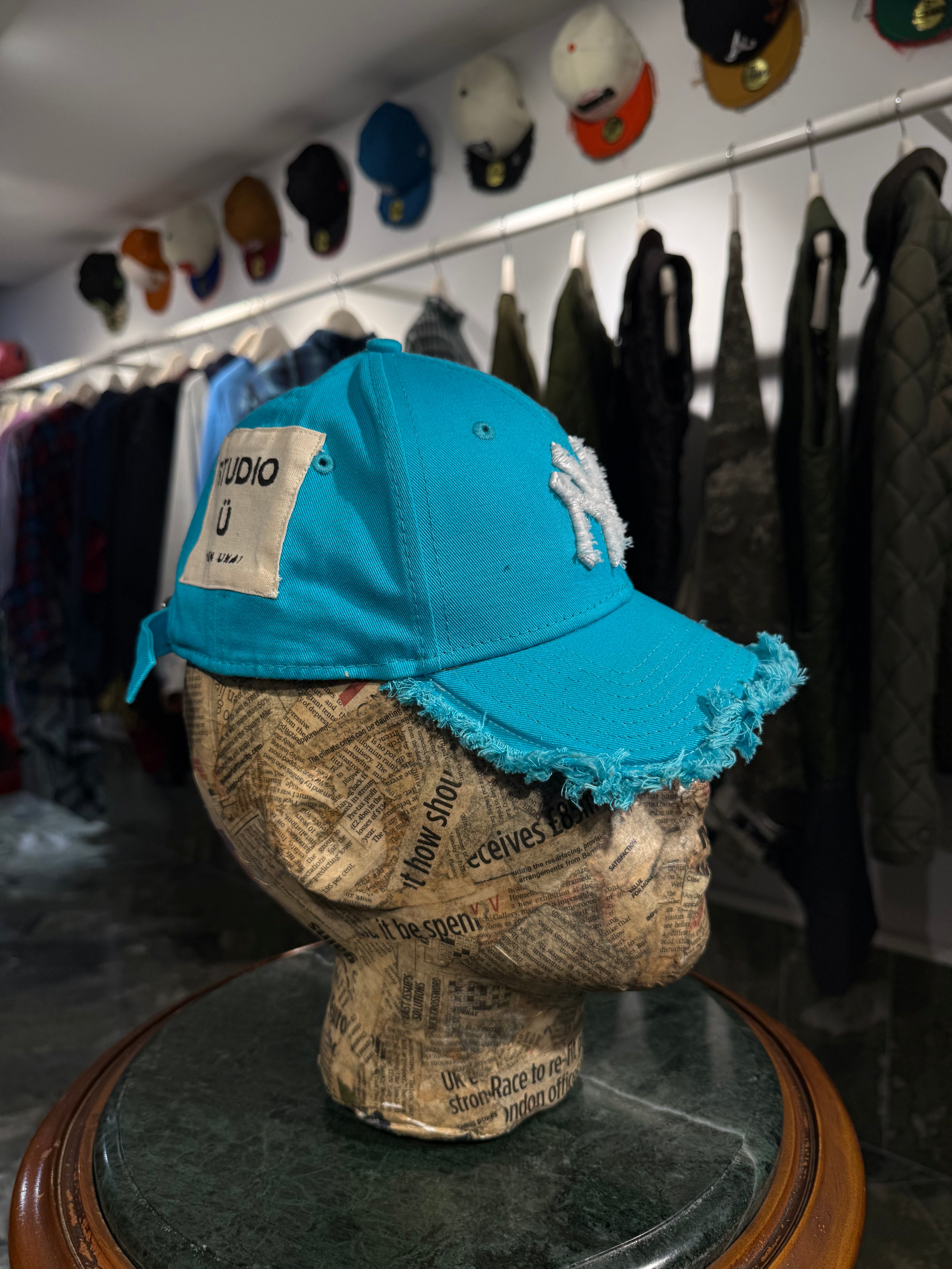 ARTISANAL CURVED BRIM CAP (Adjustable)