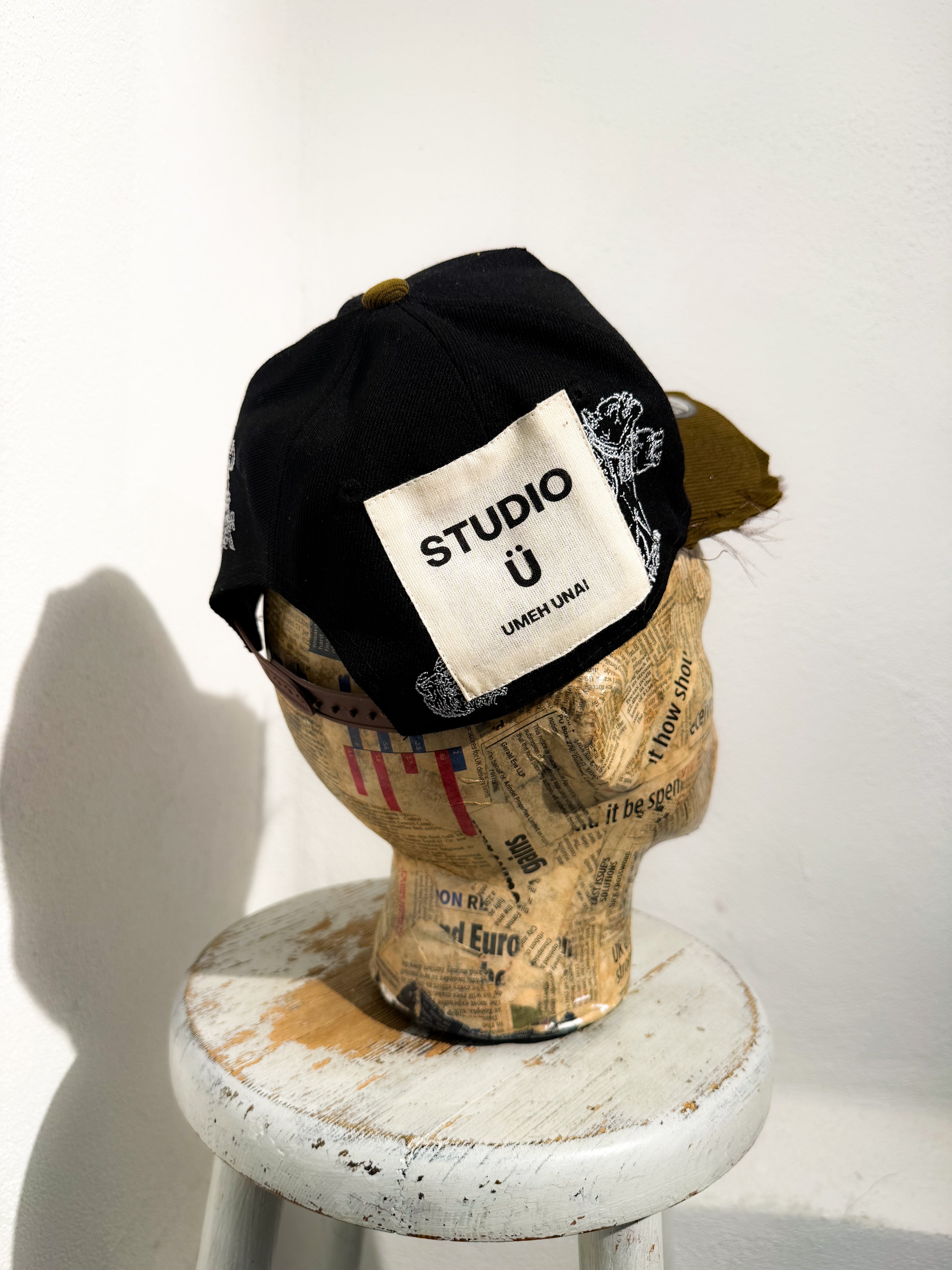 ARTISANAL CURVED BRIM CAP (Adjustable)