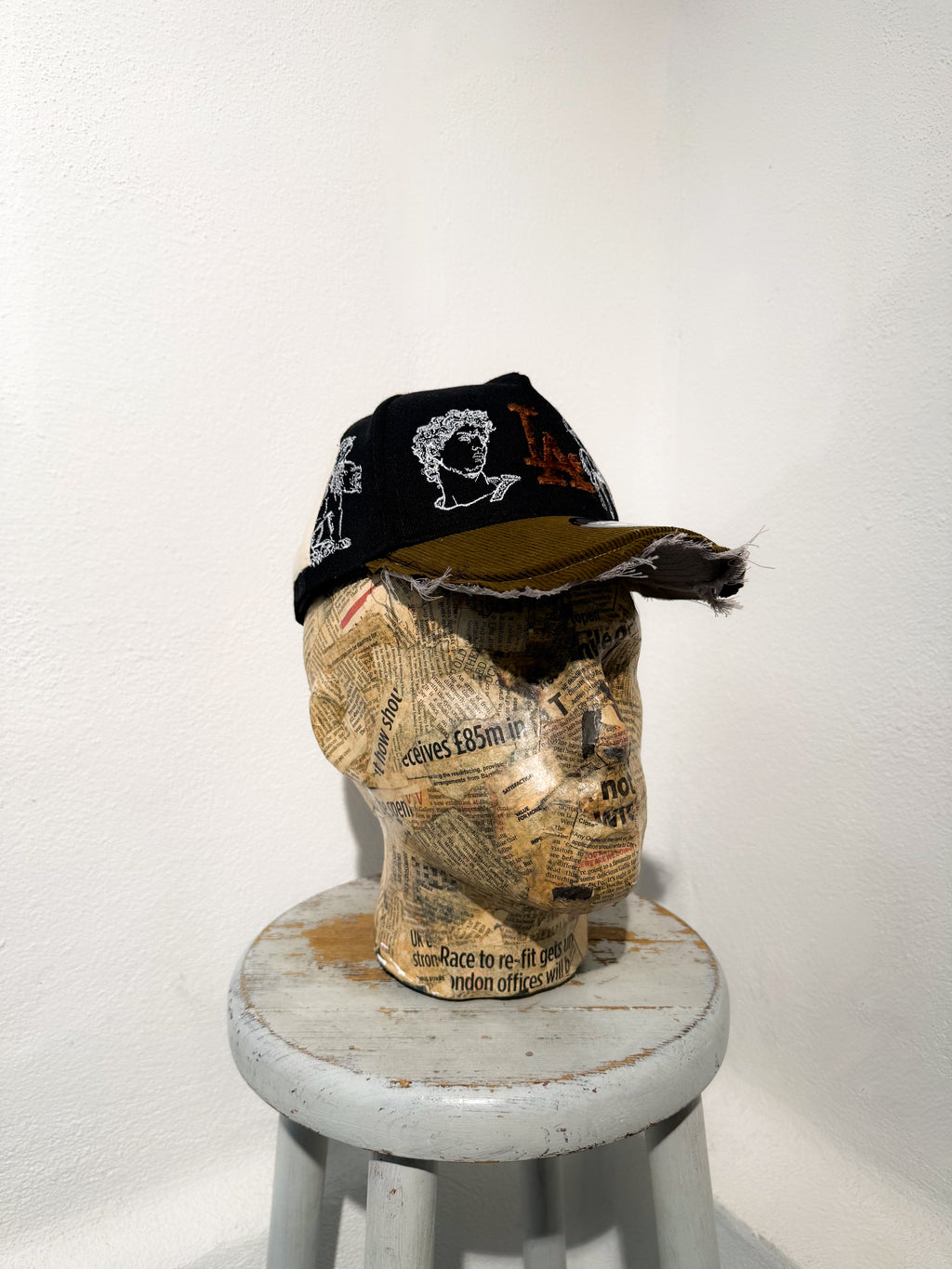 ARTISANAL CURVED BRIM CAP (Adjustable)
