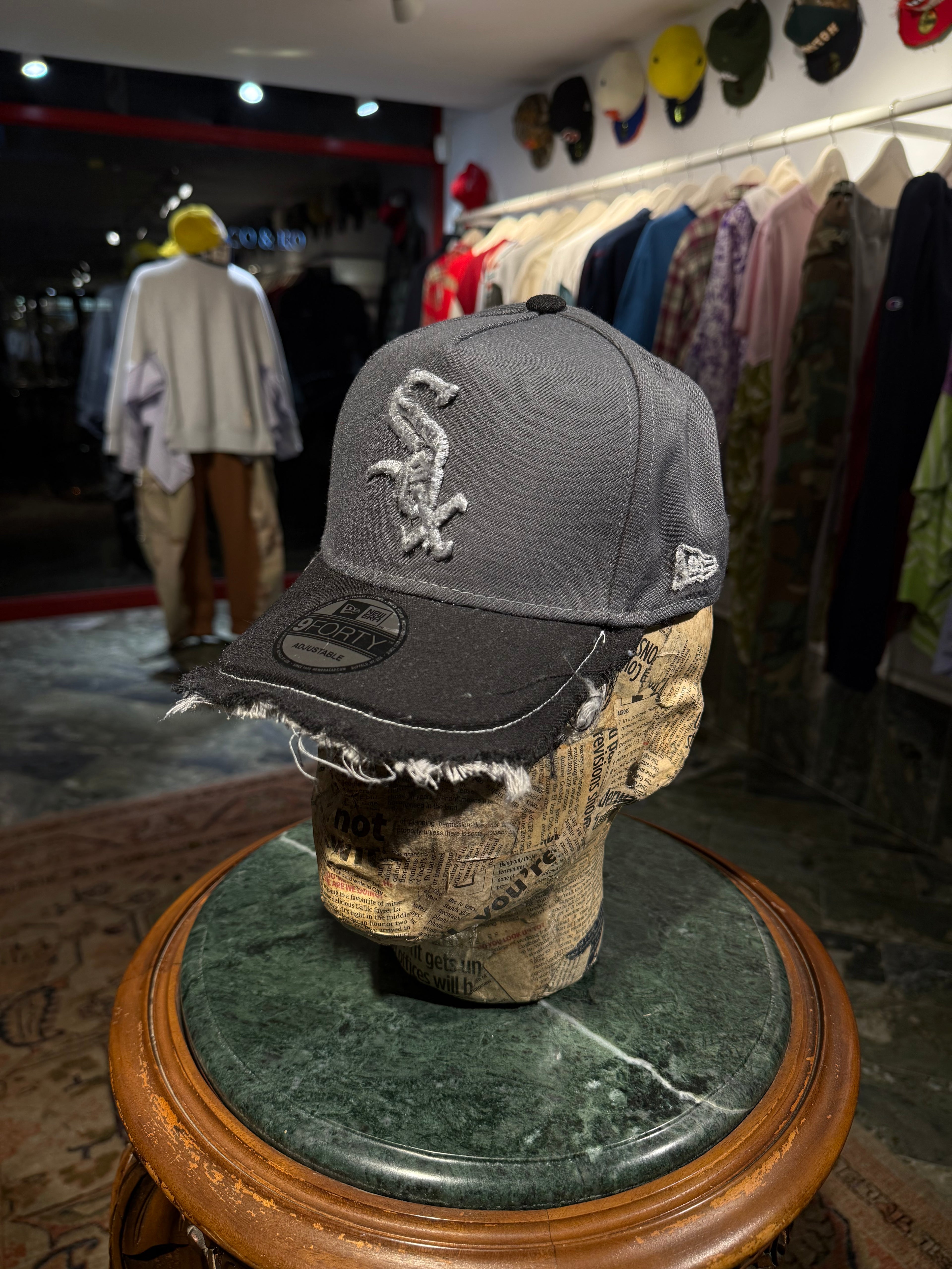 ARTISANAL CURVED BRIM CAP (Adjustable)