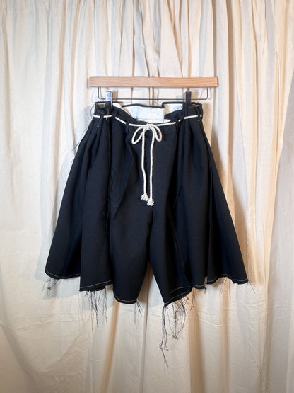 PLEATED TAILORED SKORTS