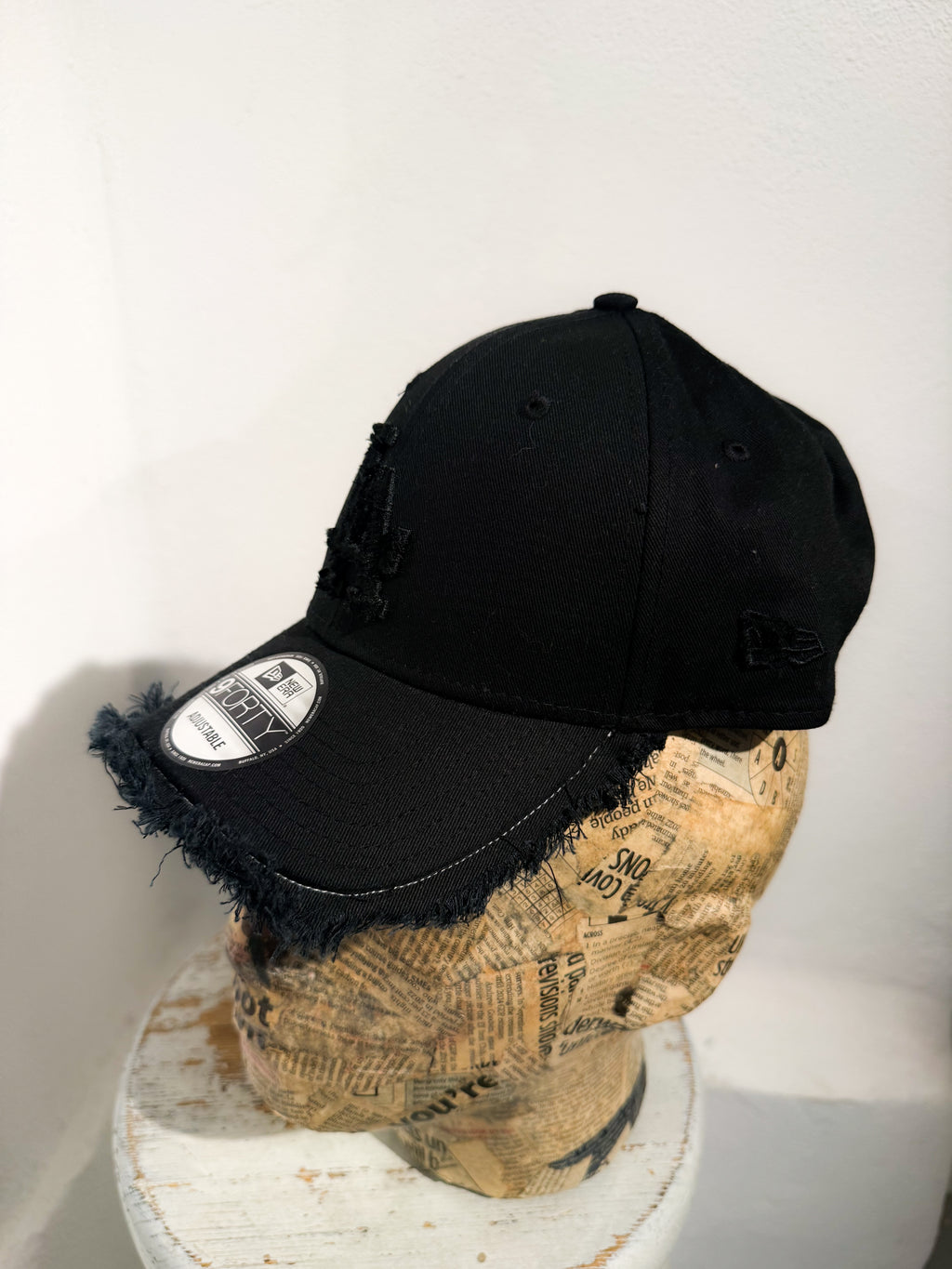 ARTISANAL CURVED BRIM CAP (Adjustable)