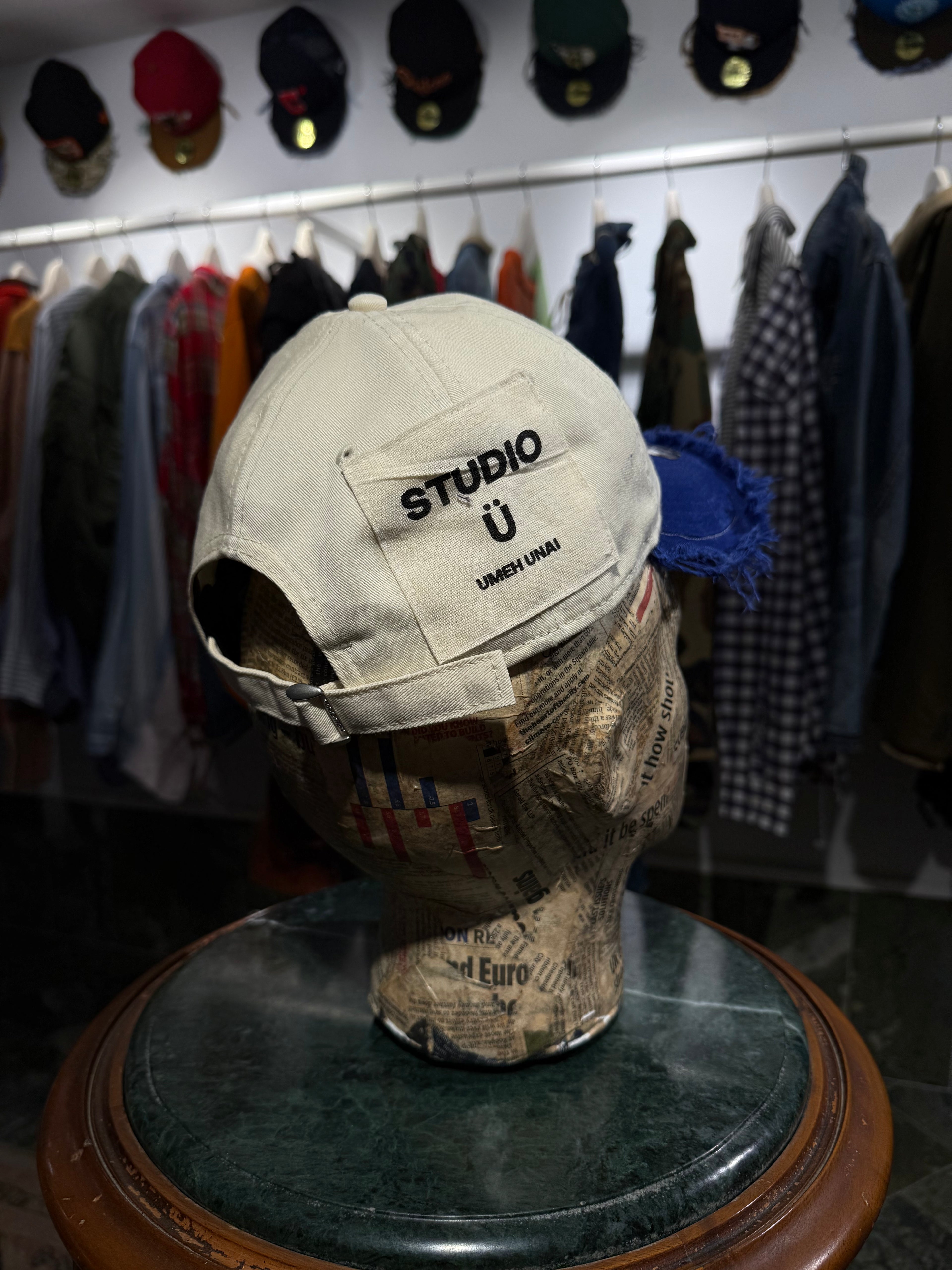 ARTISANAL CURVED BRIM CAP (Adjustable)