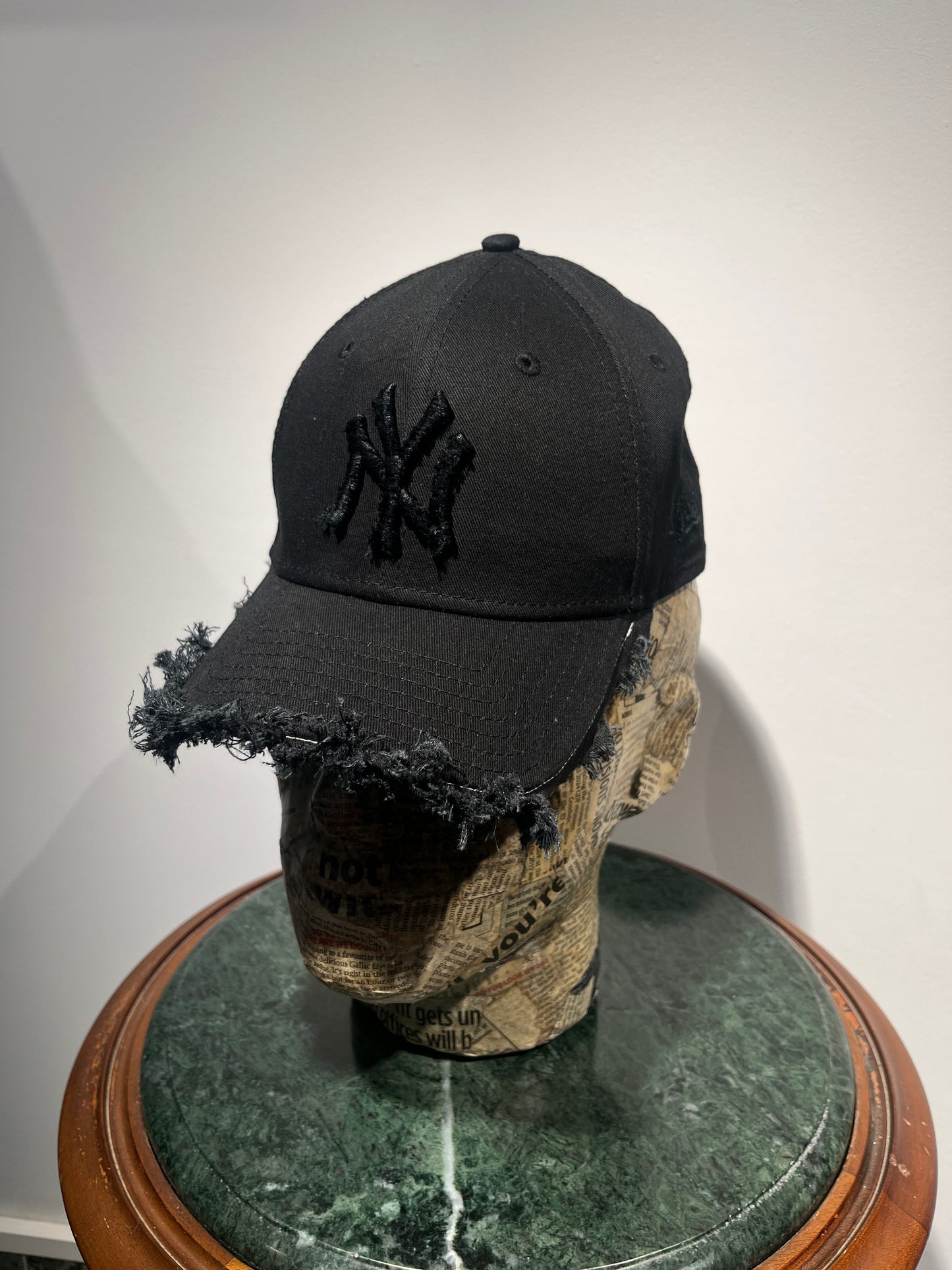 ARTISANAL CURVED BRIM CAP (Adjustable)