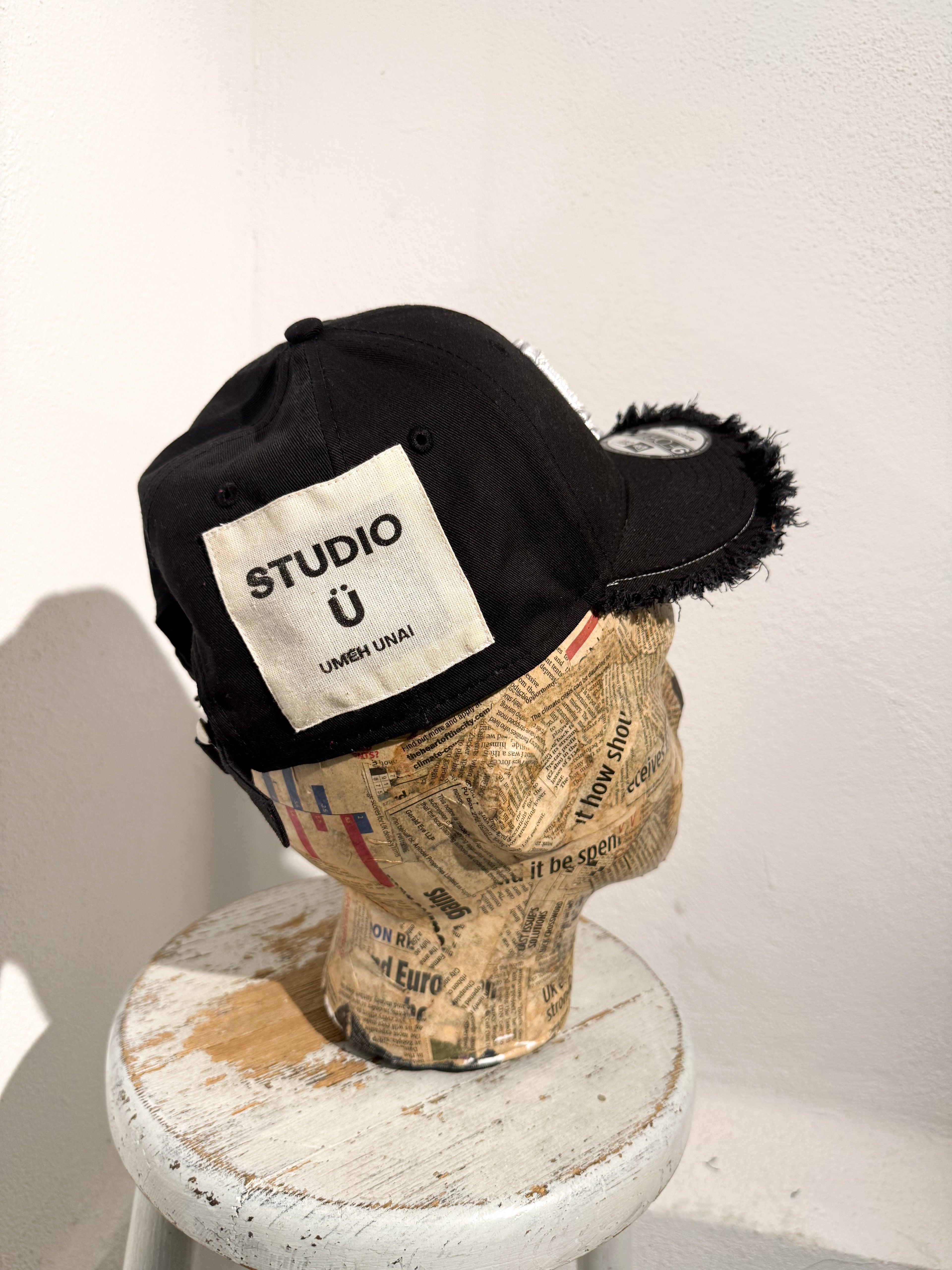 ARTISANAL CURVED BRIM CAP (Adjustable)