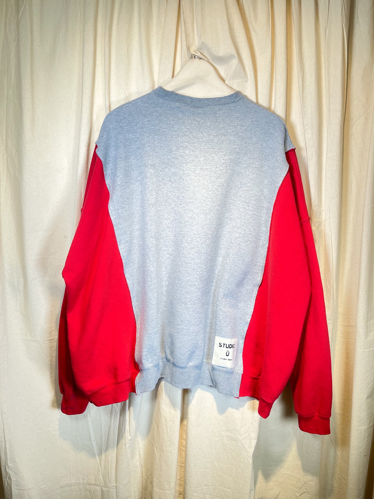 WIDENED CREWNECK SWEATSHIRT