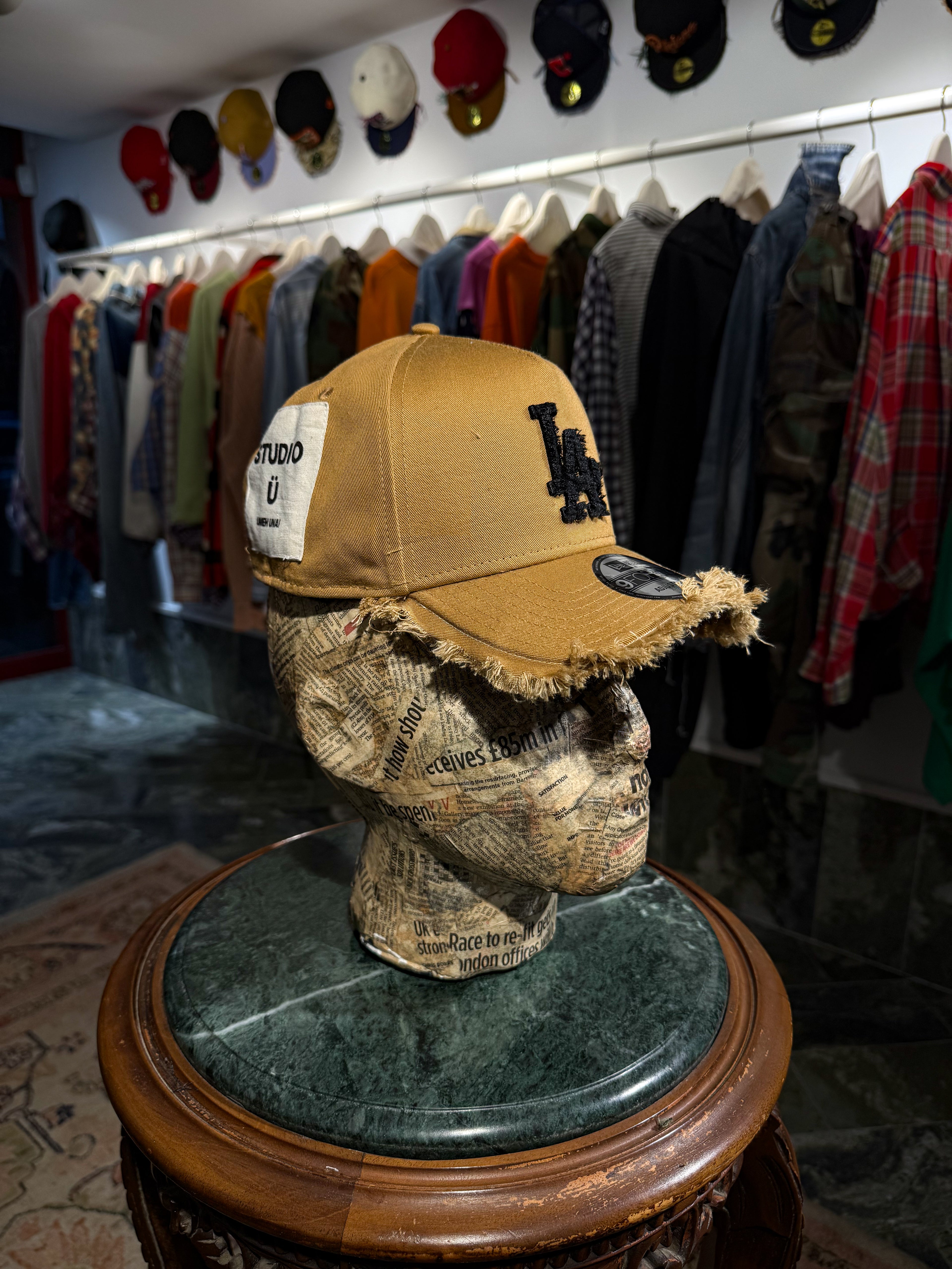 ARTISANAL CURVED BRIM CAP (Adjustable)